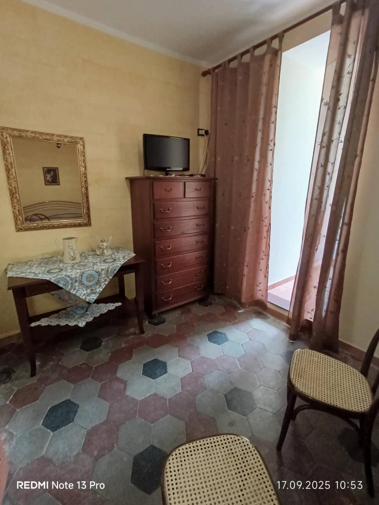 Deluxe King Room photo 1