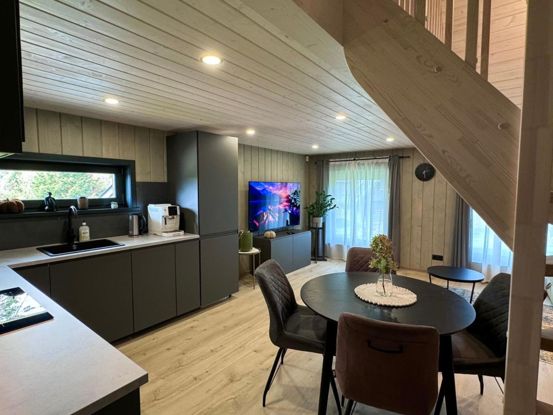 One-Bedroom House photo 1