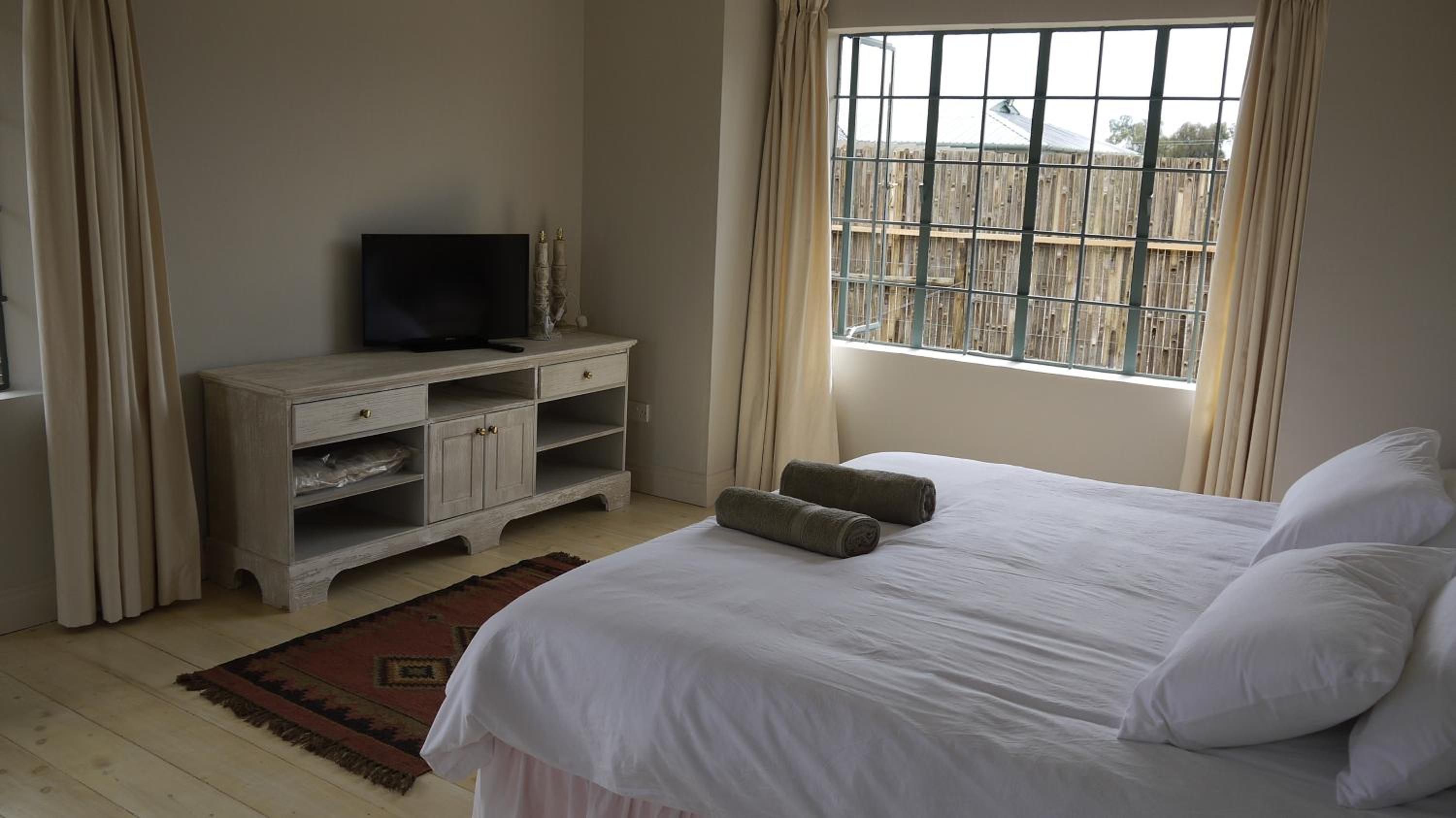 Double Room - Photo 5