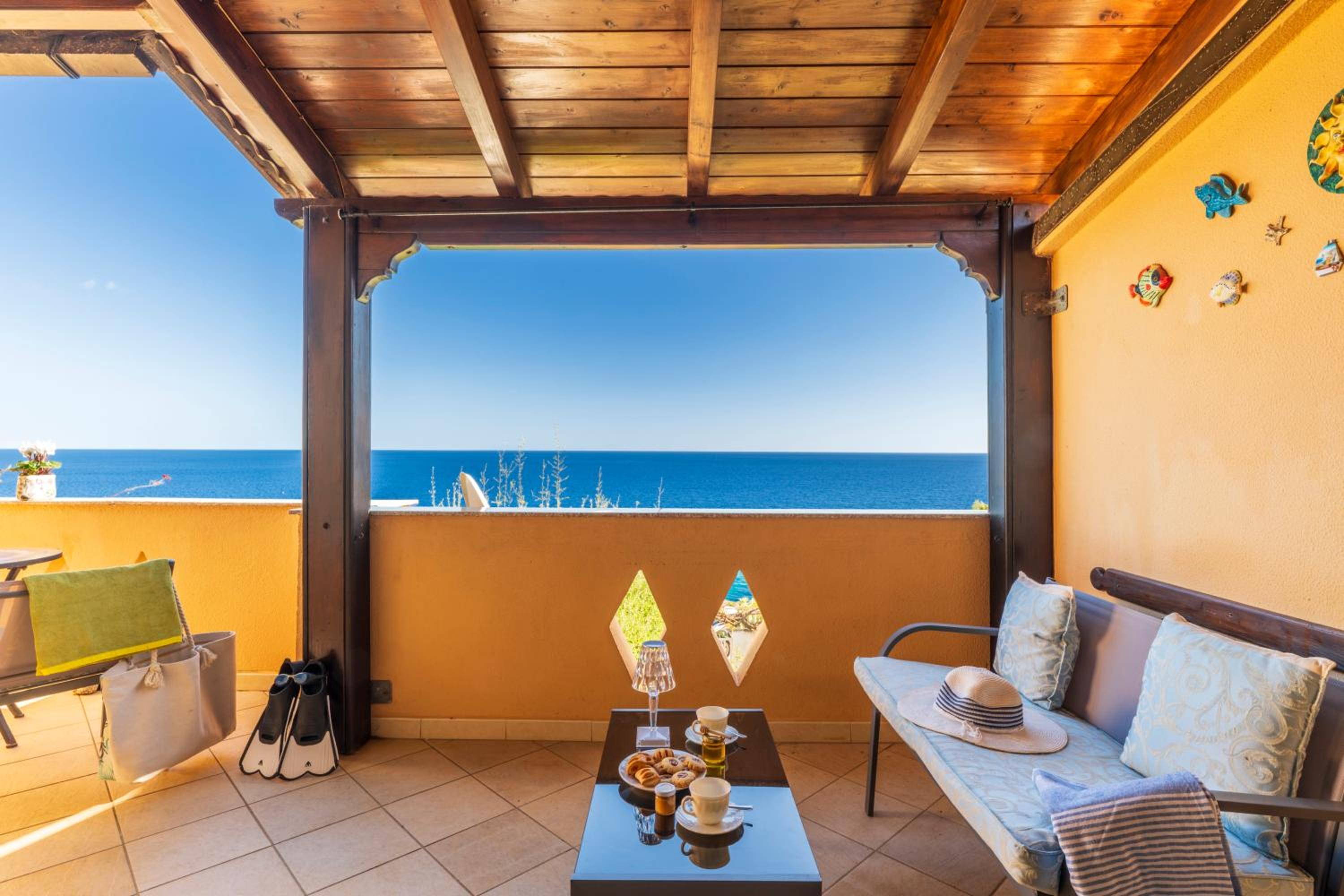 Two-Bedroom Apartment with Sea View photo 2