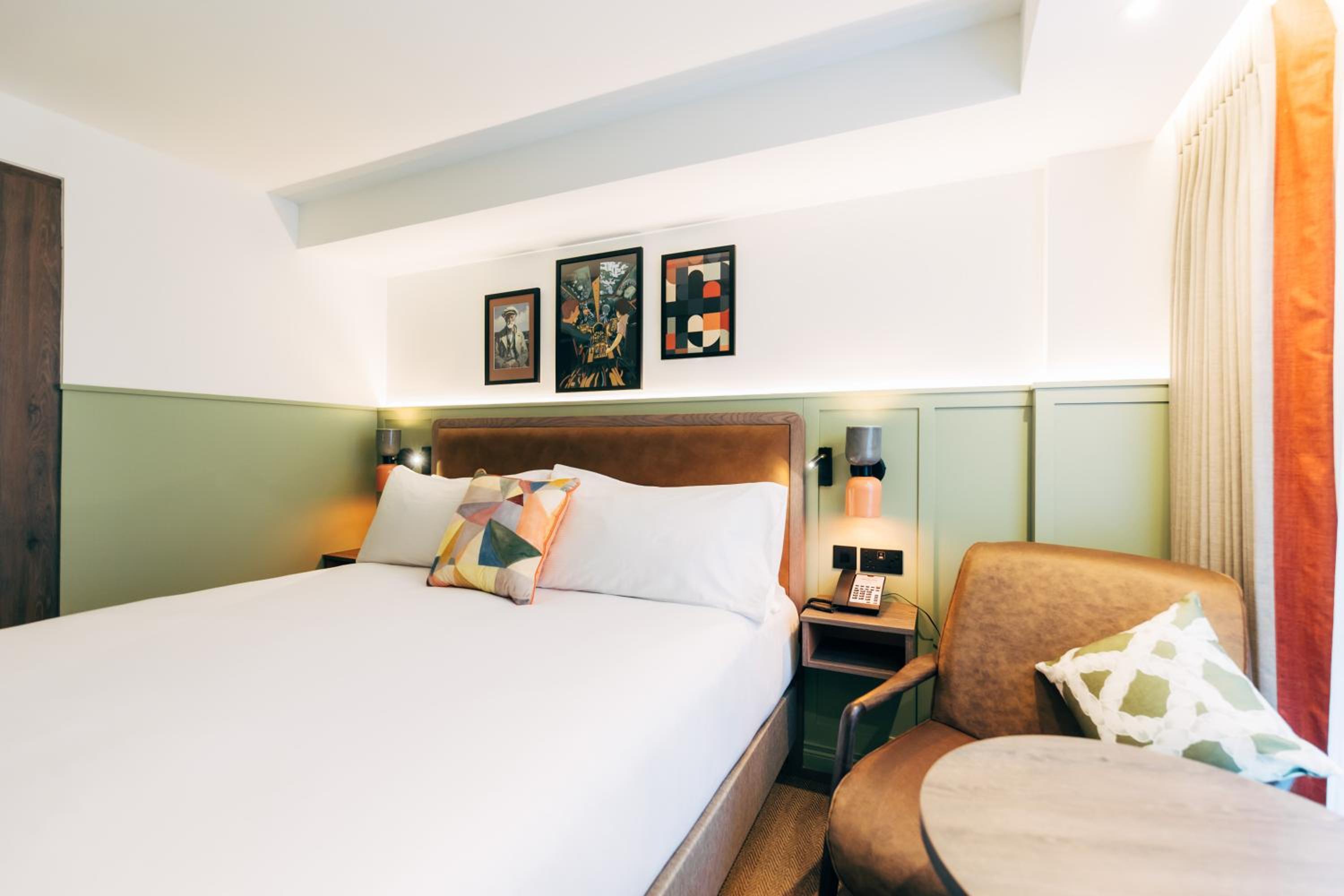 Superior King Room - Photo 5