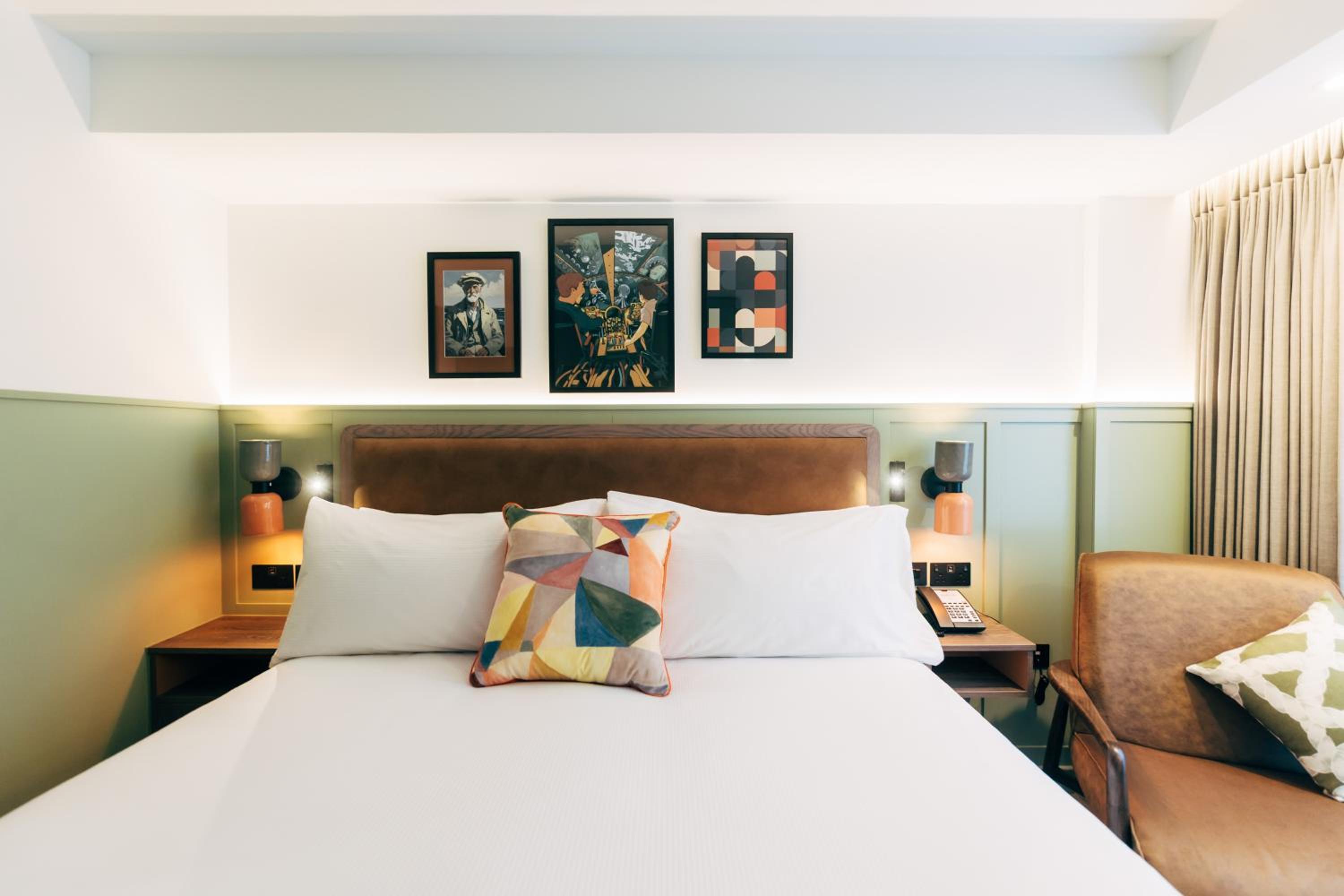 Superior King Room - Photo 6