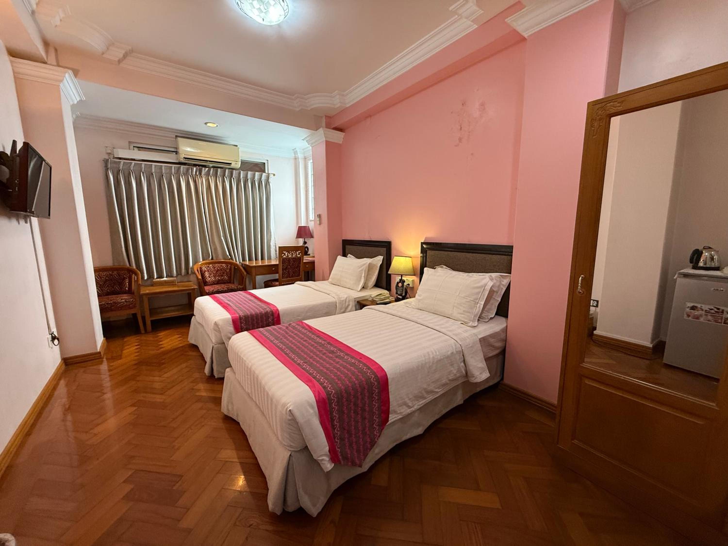 Superior Twin Room photo 2