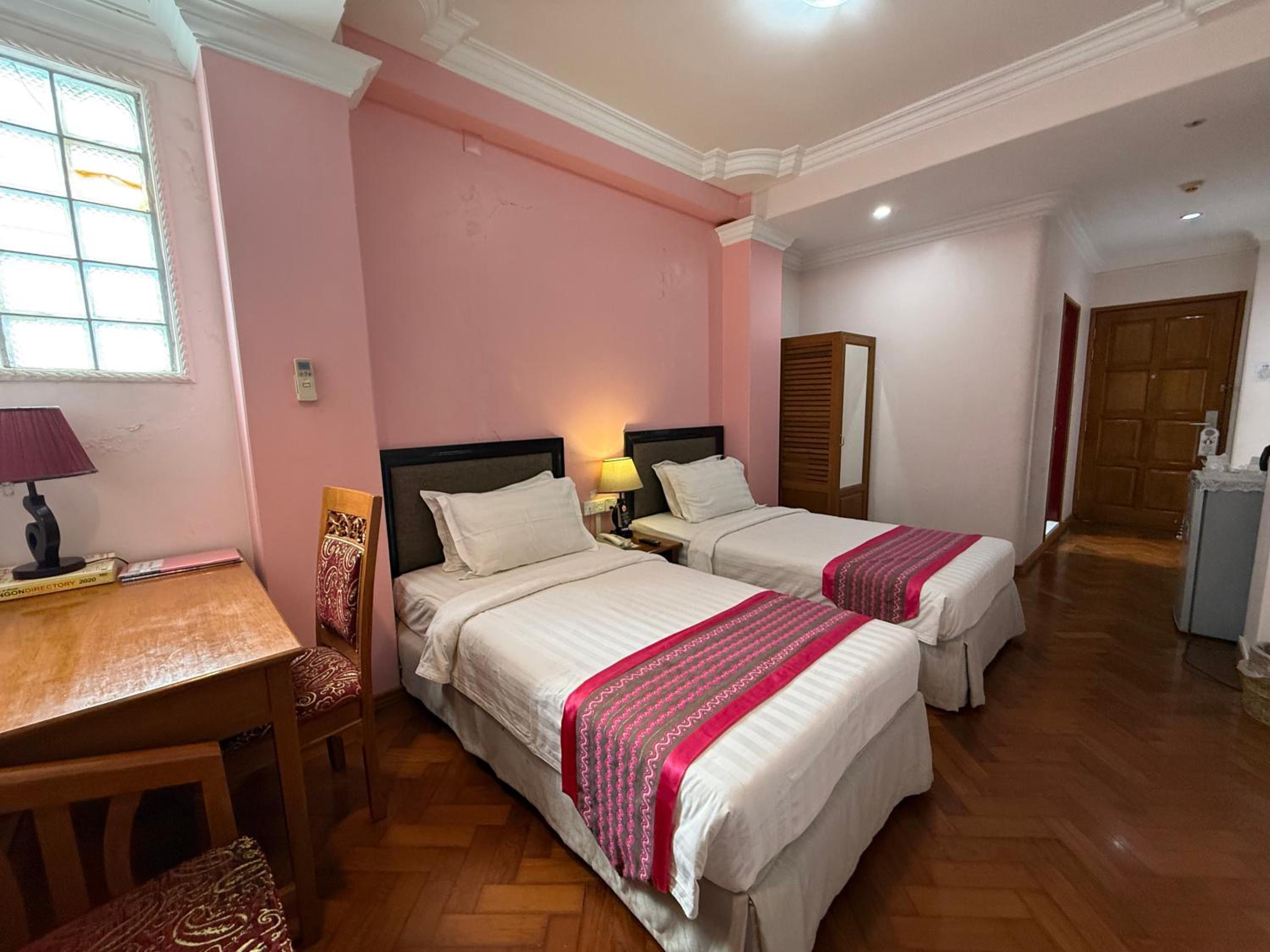 Superior Twin Room photo 3