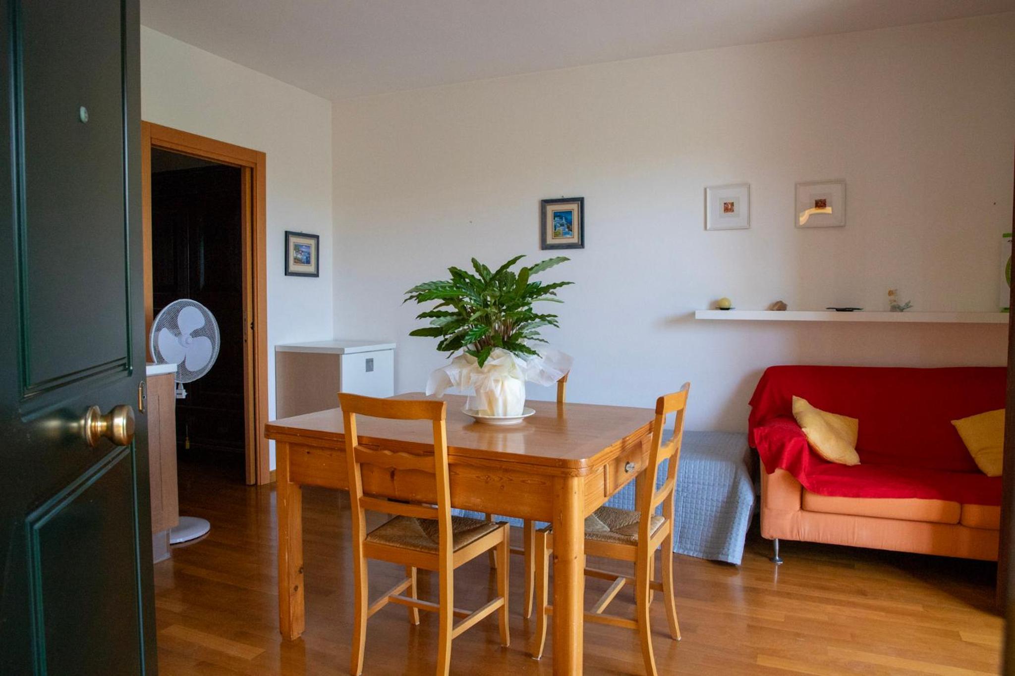 One-Bedroom Apartment photo 3