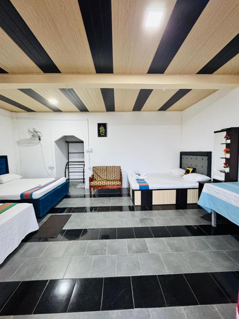Family Room with Balcony photo 2