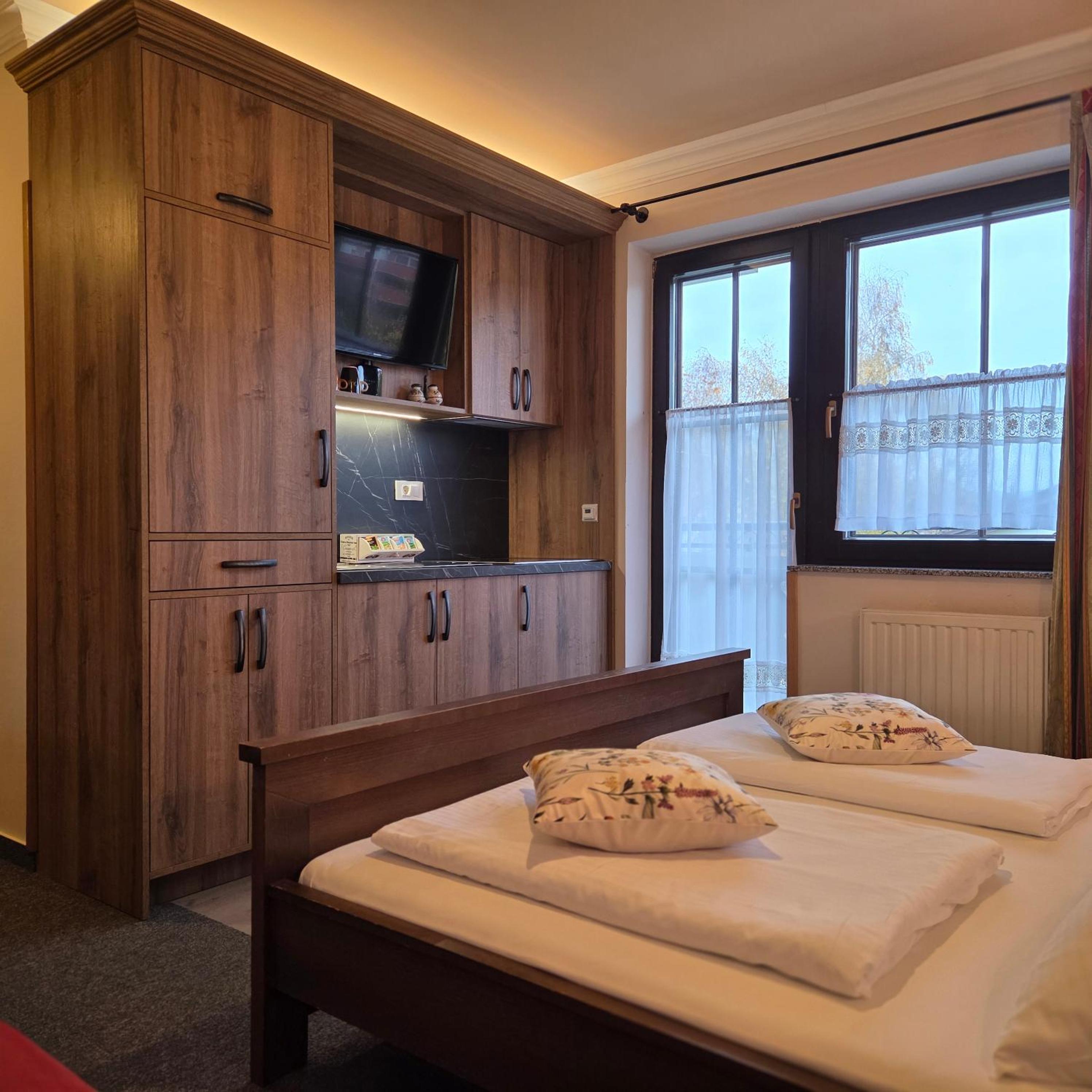 Studio Apartment with Balcony photo 1
