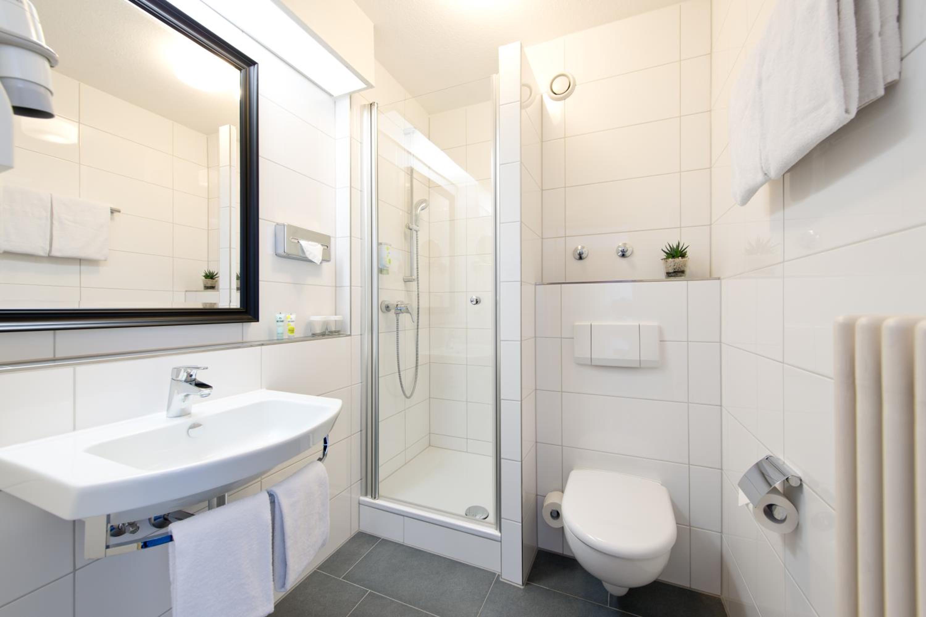 Business Twin Room - Photo 4