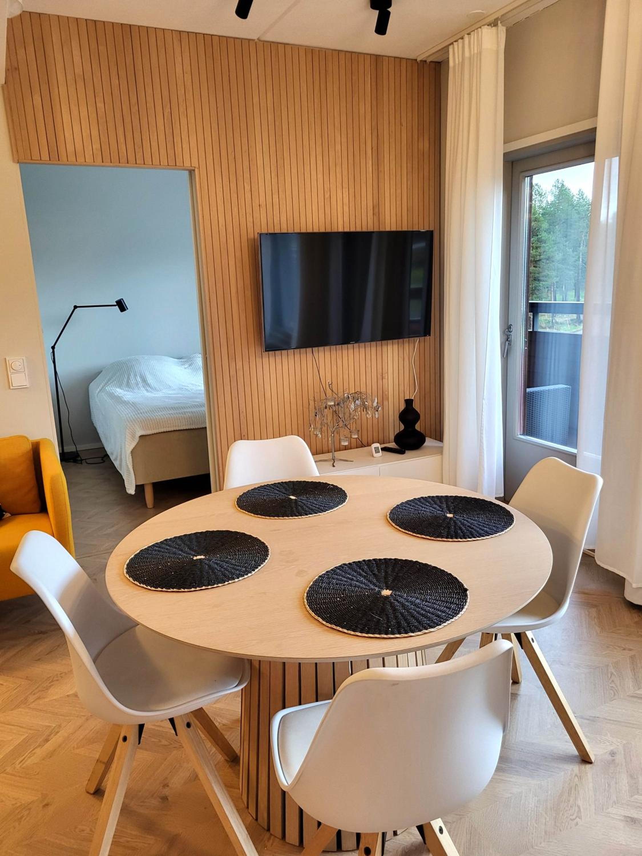 Two-Bedroom Apartment with Balcony photo 2