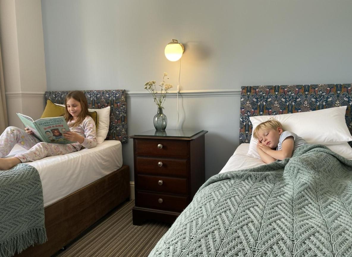 Twin Room en suite - Photo 2