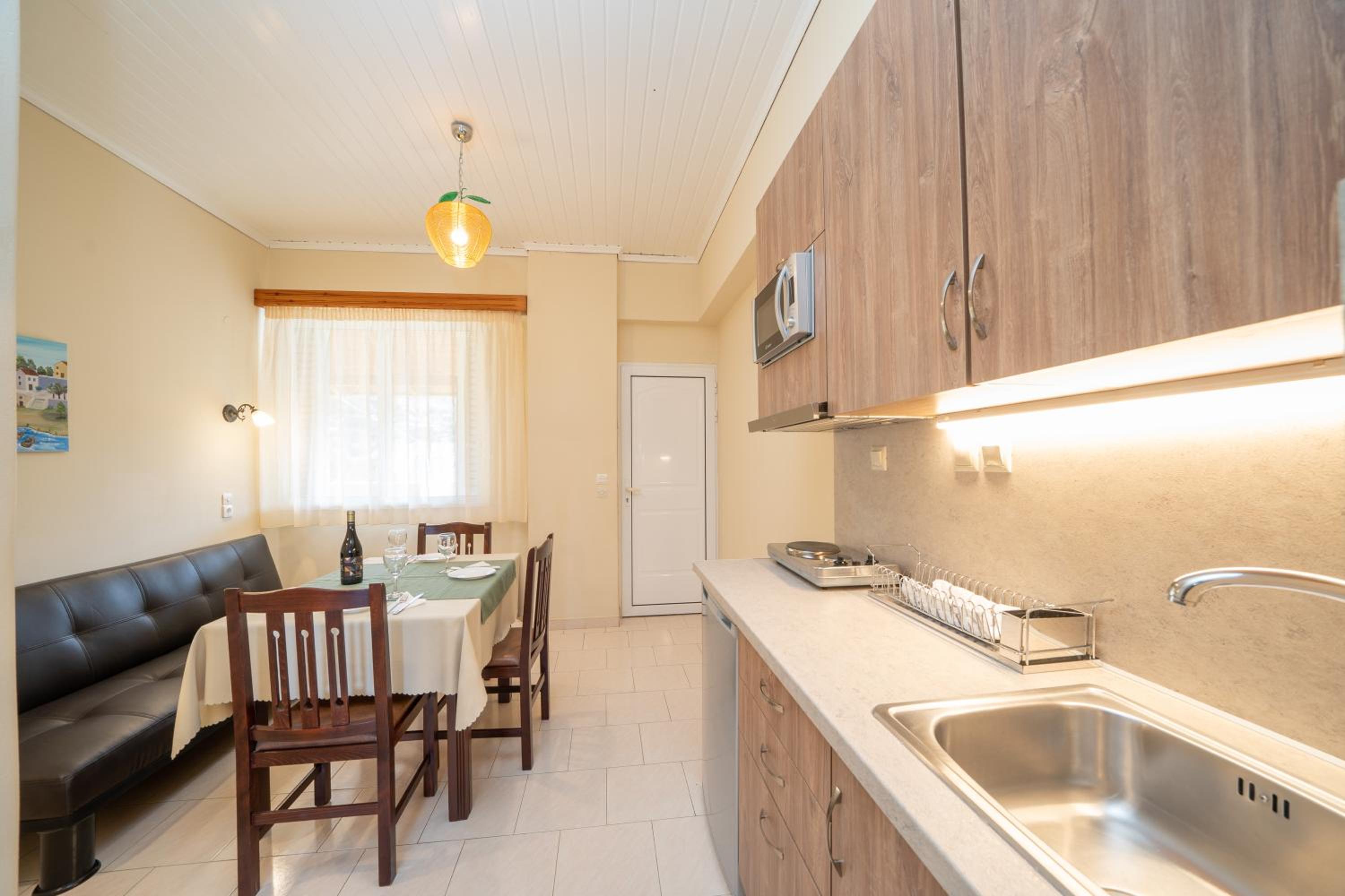 One-Bedroom Apartment with Sea View photo 3