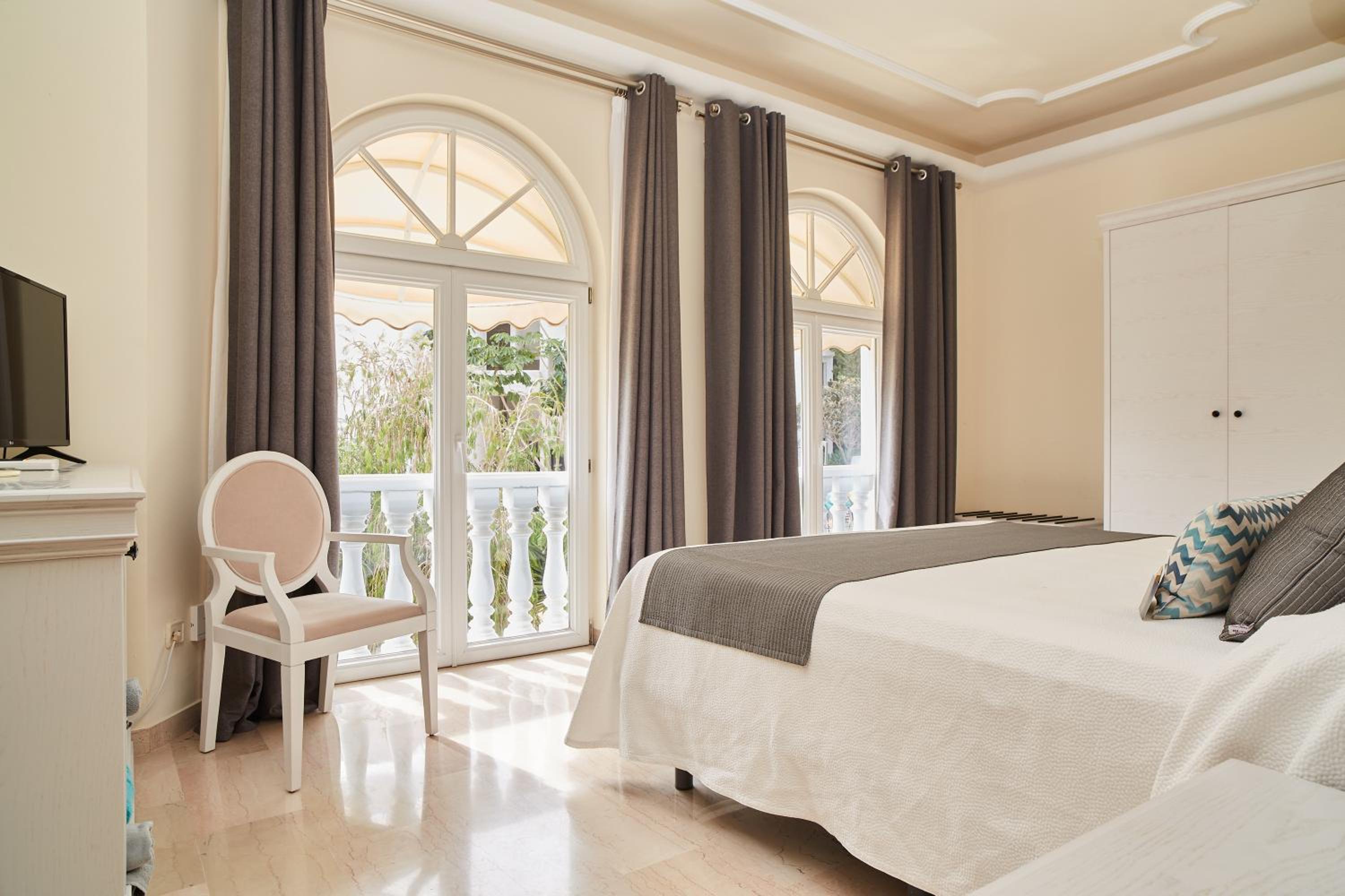 Standard Family Room