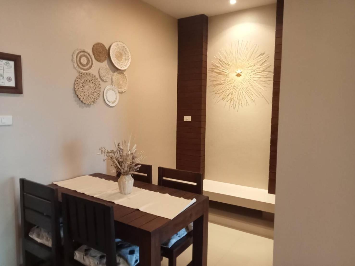 One-Bedroom Apartment with Balcony and Sea View photo 3