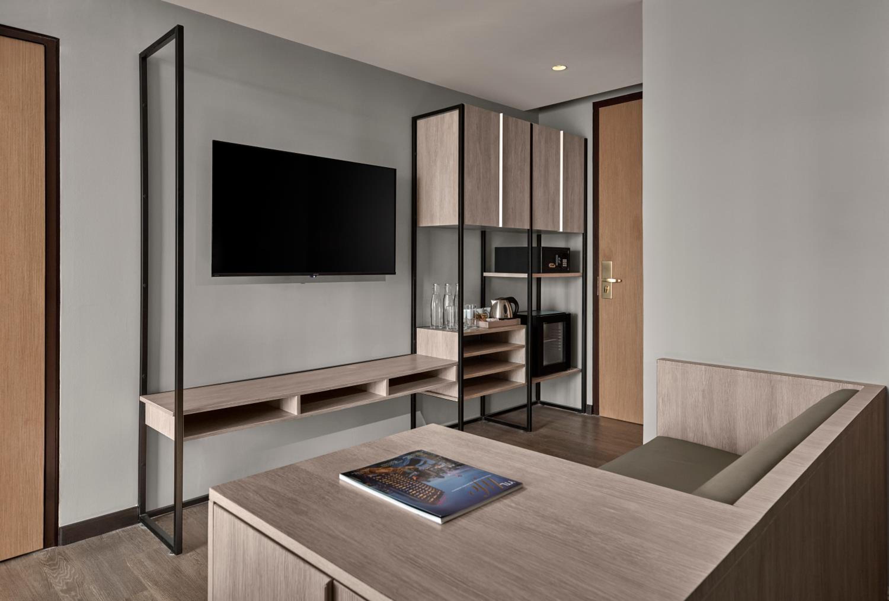 One-Bedroom Executive King Suite photo 3