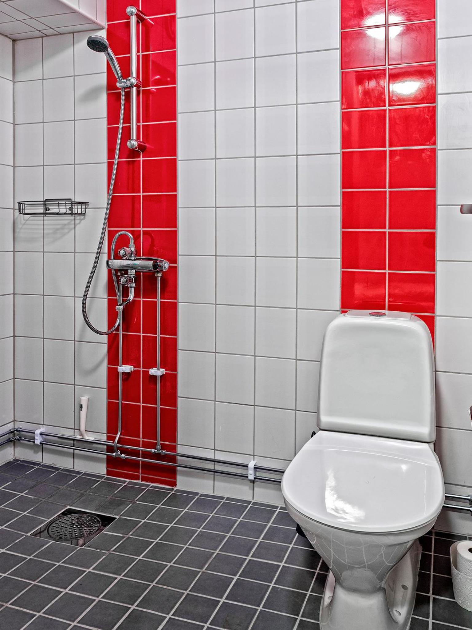 Double or Twin Room with Shower (No window) - Photo 4