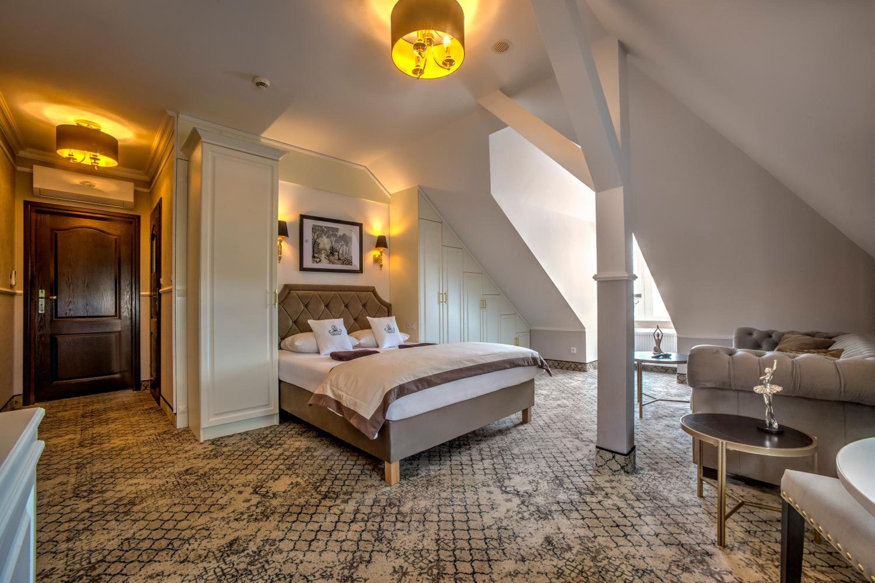 Deluxe Apartment