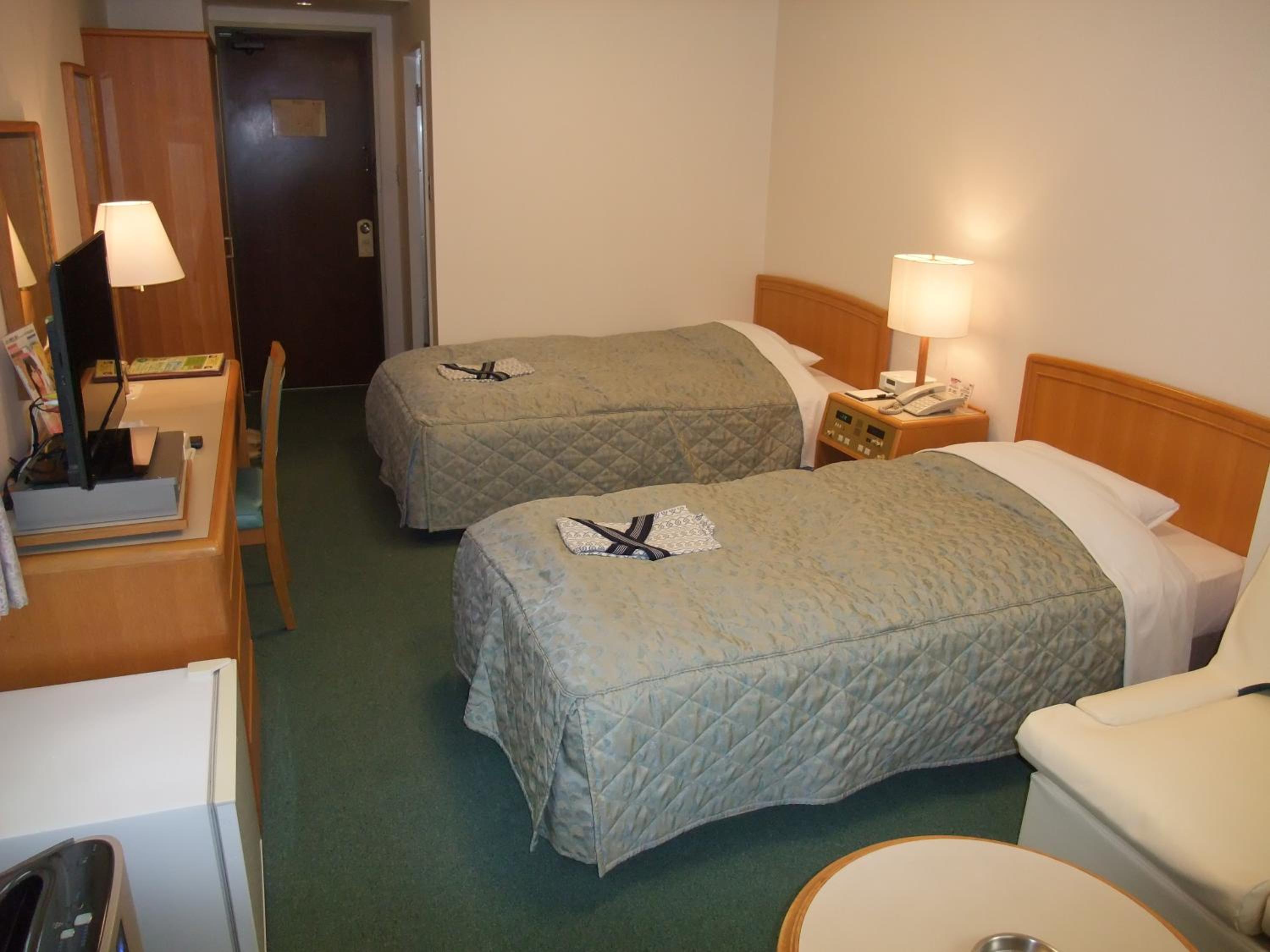 Twin Room B - Smoking photo 1