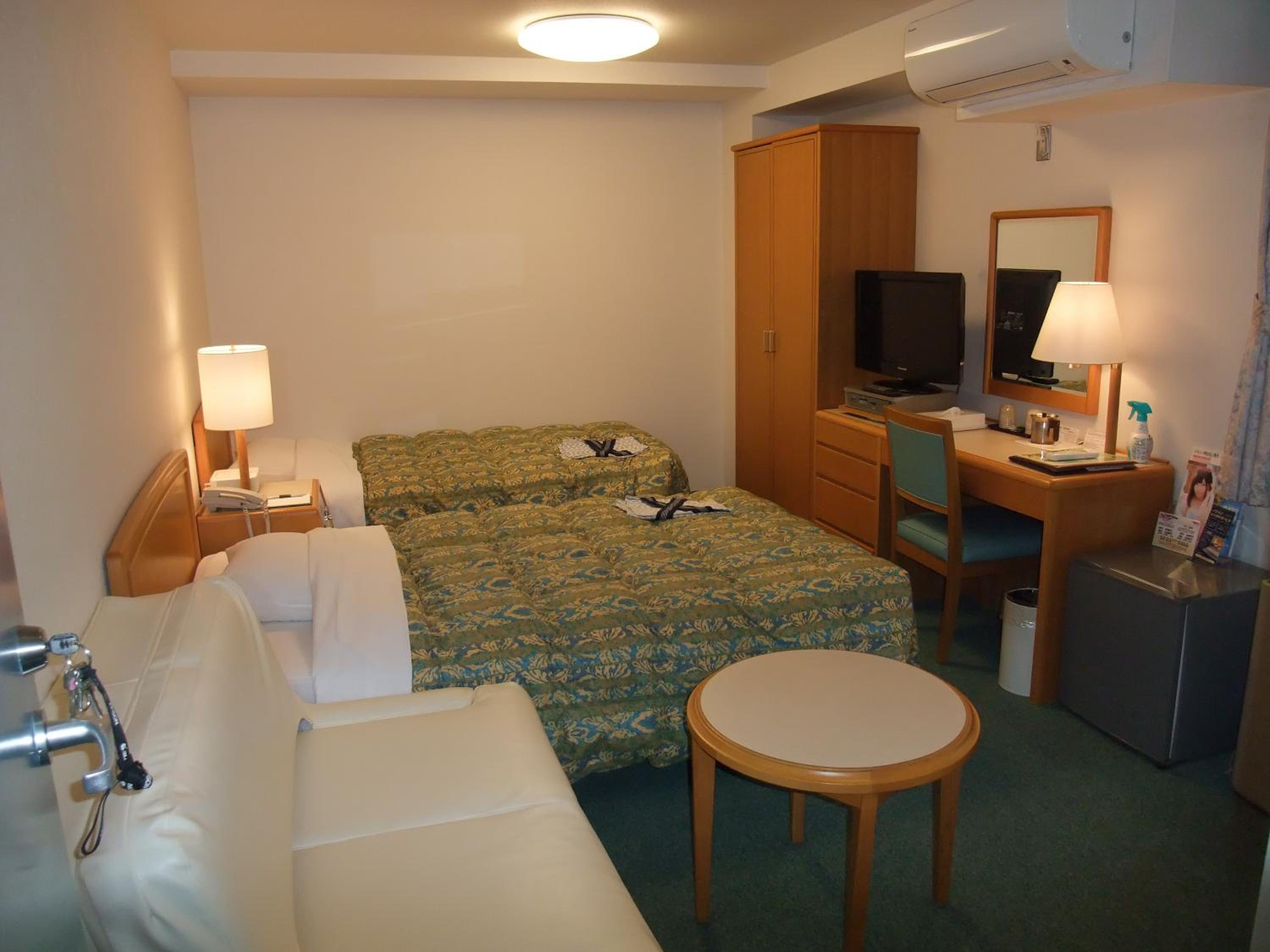 Twin Room B - Non-Smoking photo 2