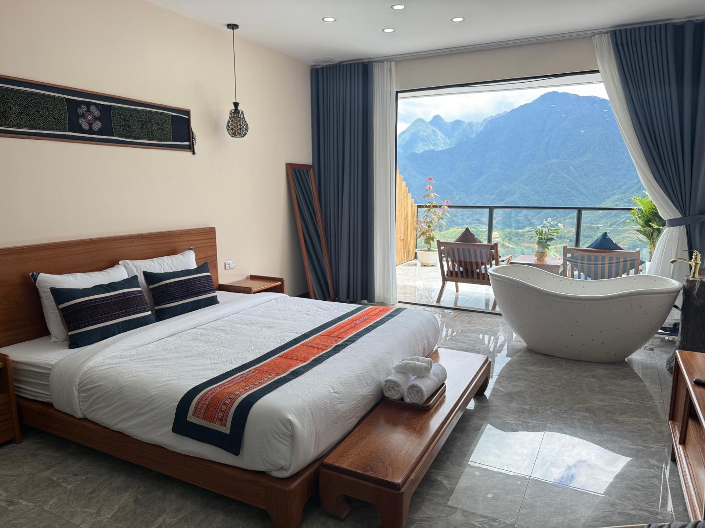 Deluxe Double Room with Balcony photo 3