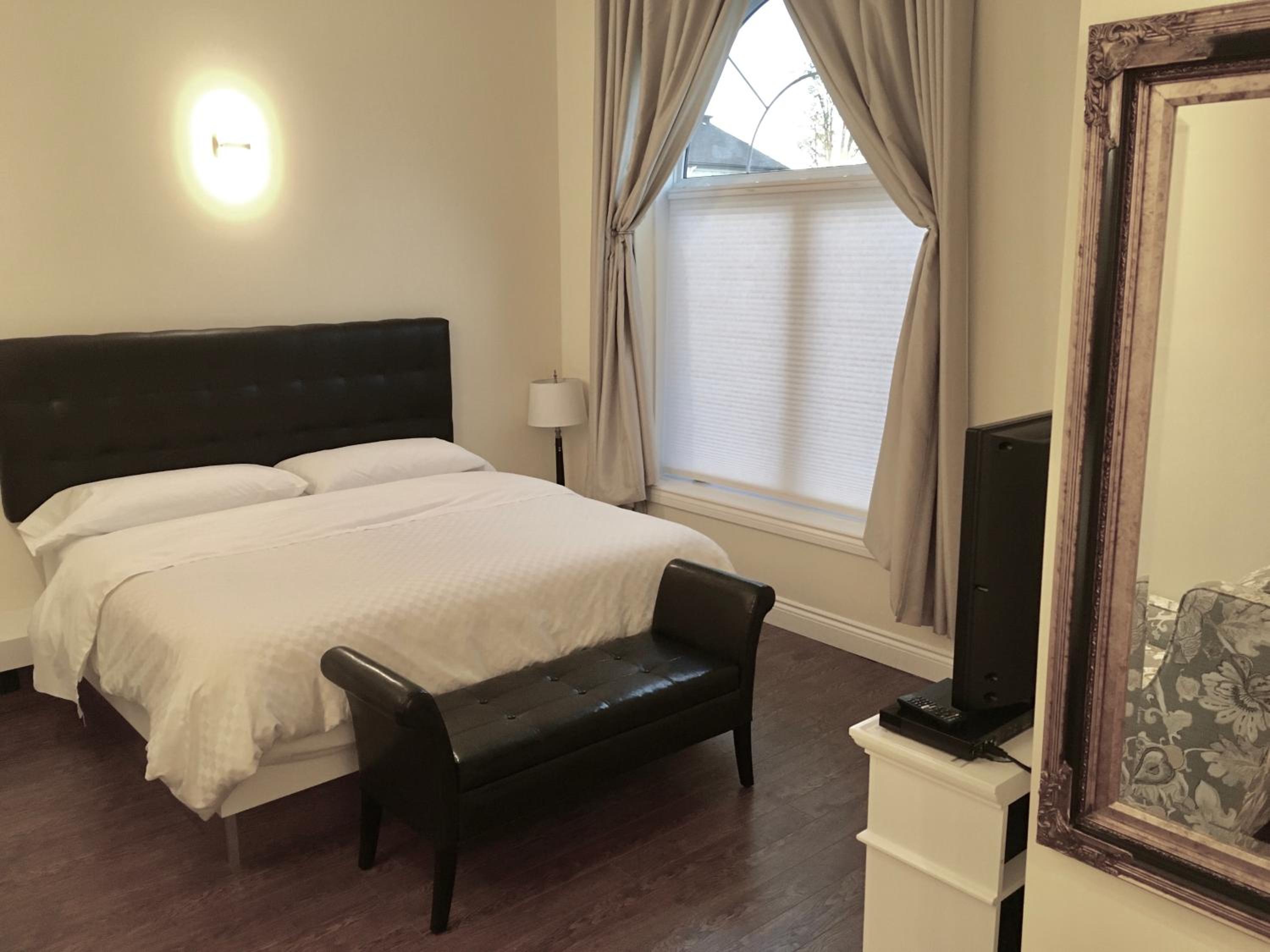 Deluxe King Studio