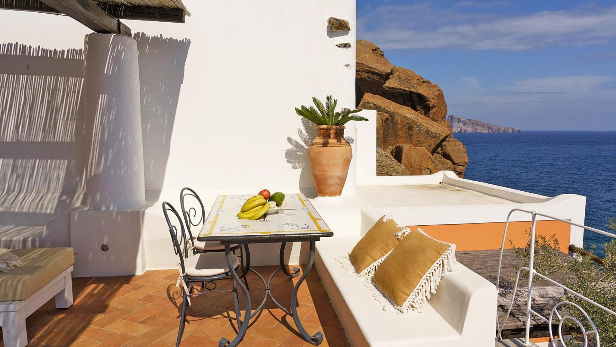 Double Room with Sea view & Terrace photo 3