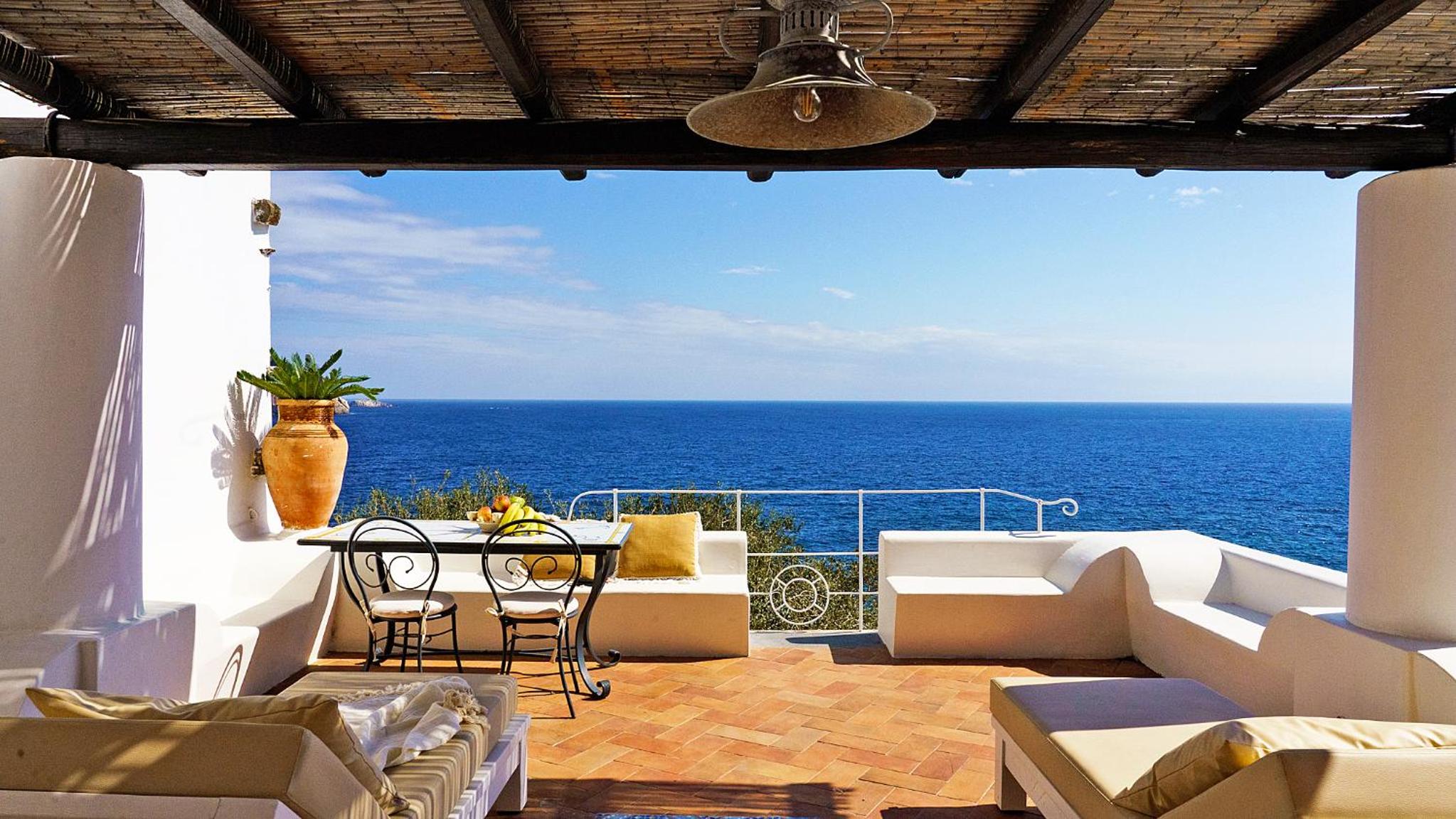 Double Room with Sea view & Terrace photo 2