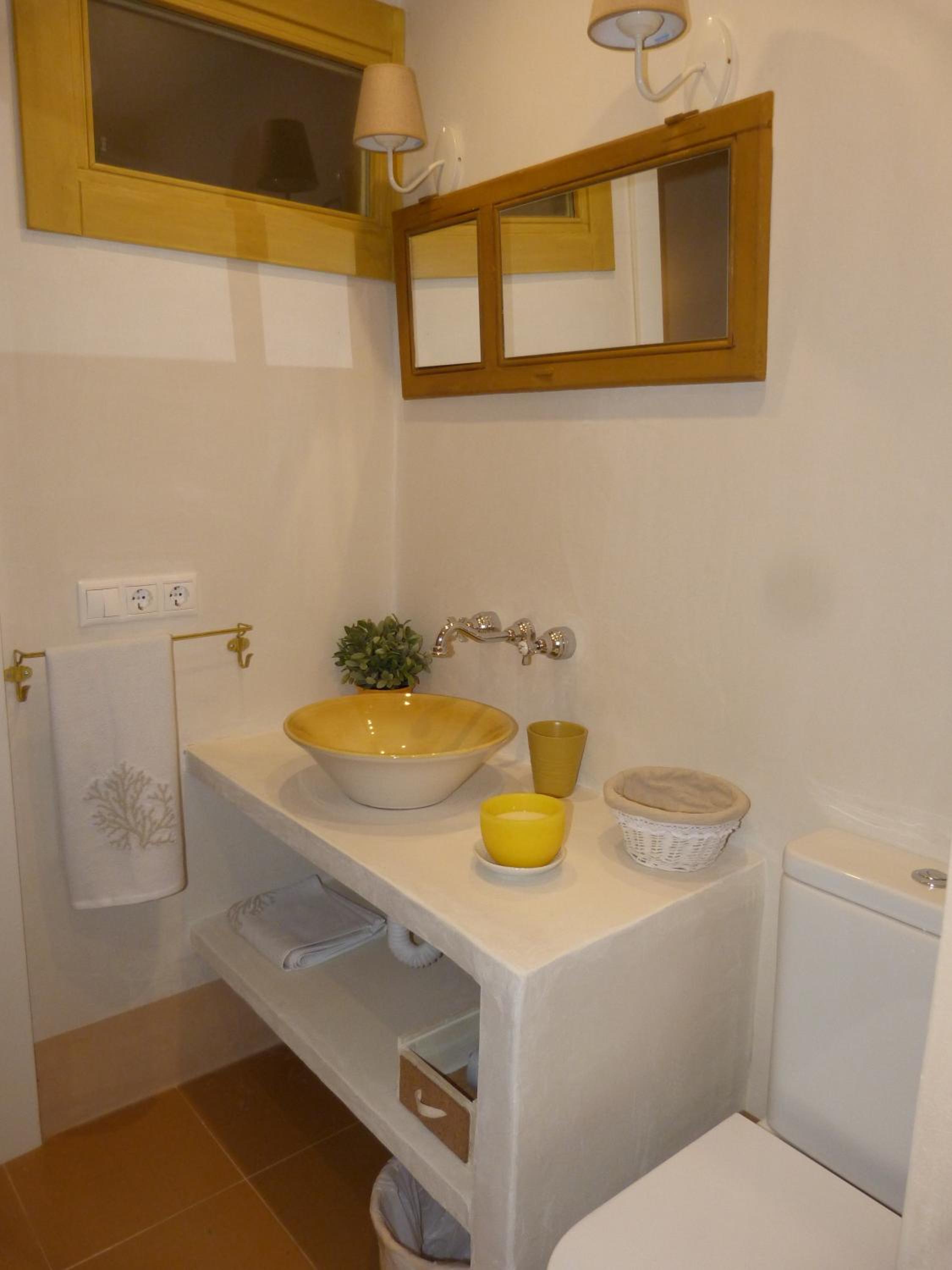 Twin Room - Photo 2