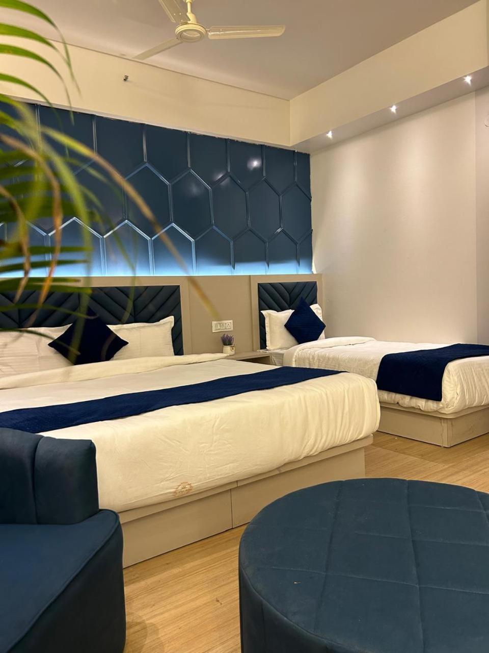 Deluxe Double or Twin Room - Photo 6