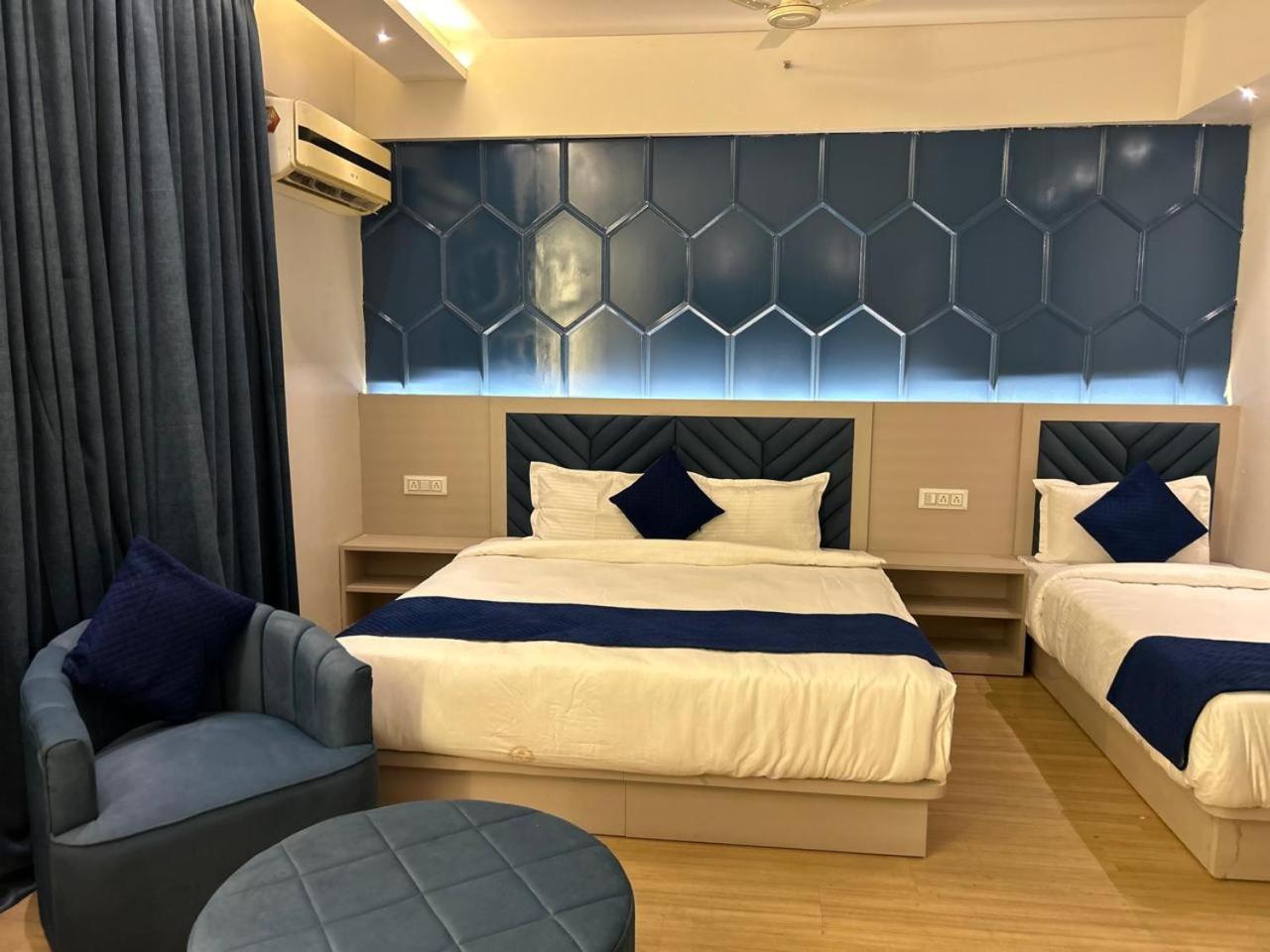 Deluxe Double or Twin Room - Photo 7