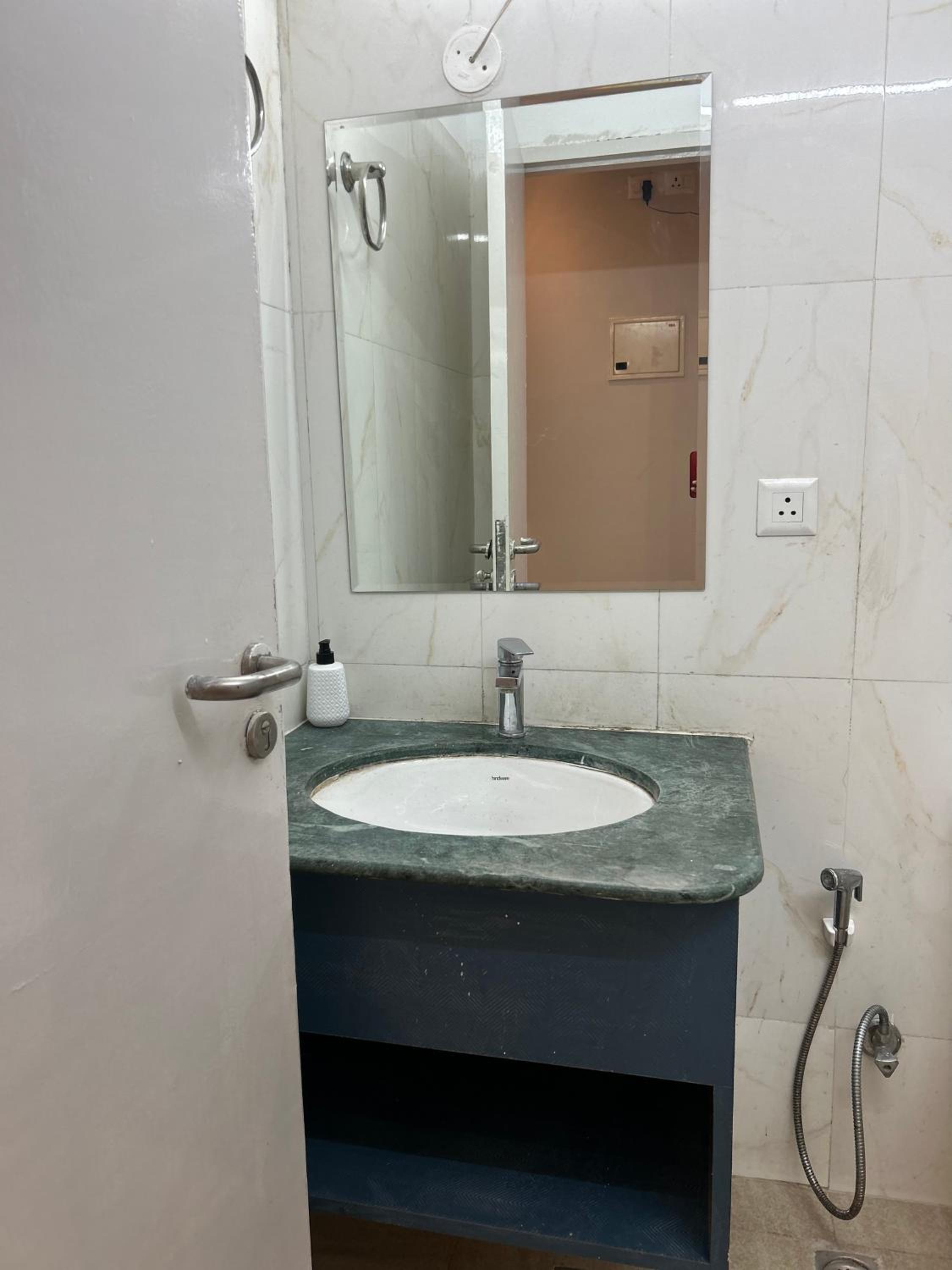 Deluxe Double or Twin Room - Photo 4