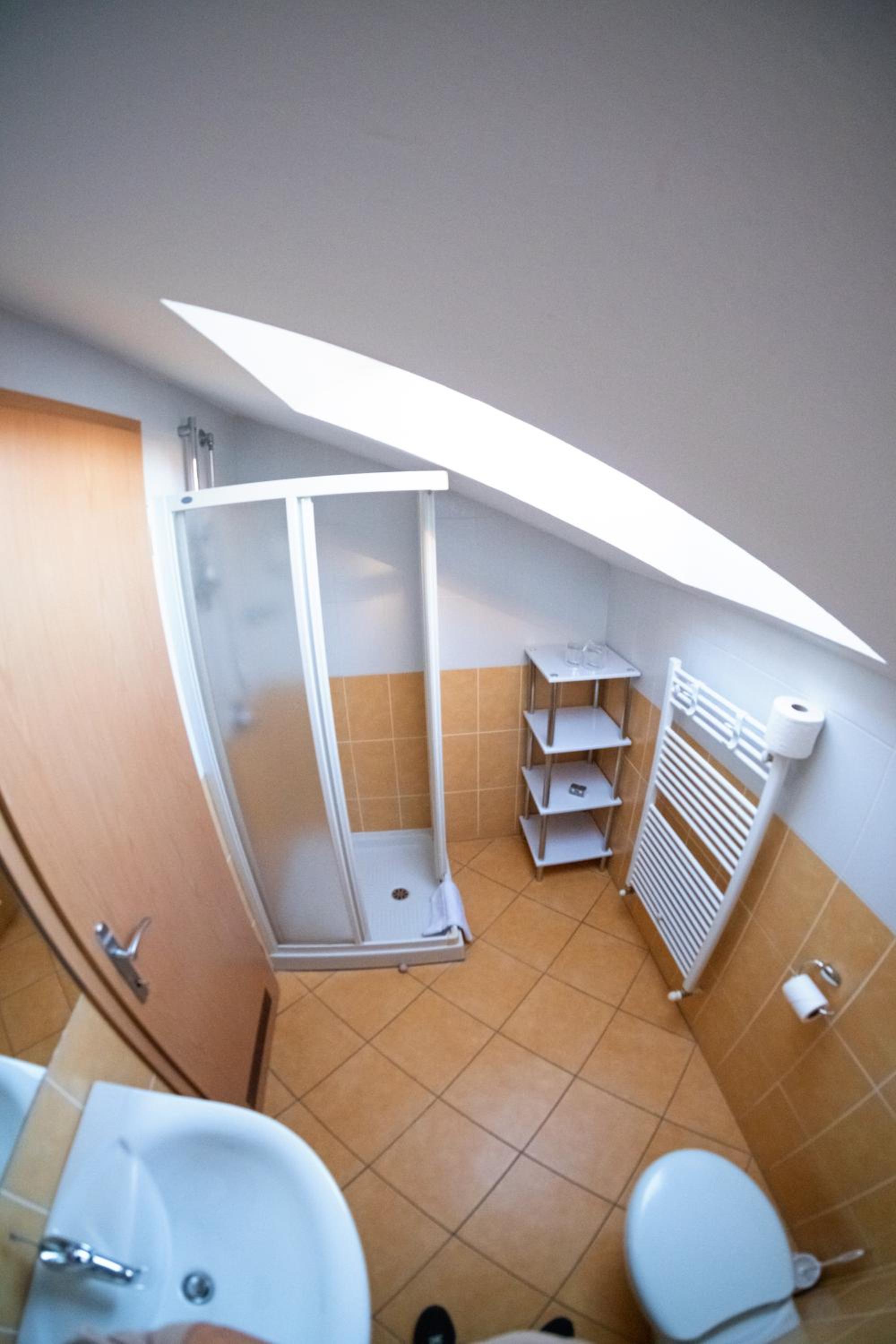 Triple Room - Attic - Photo 3