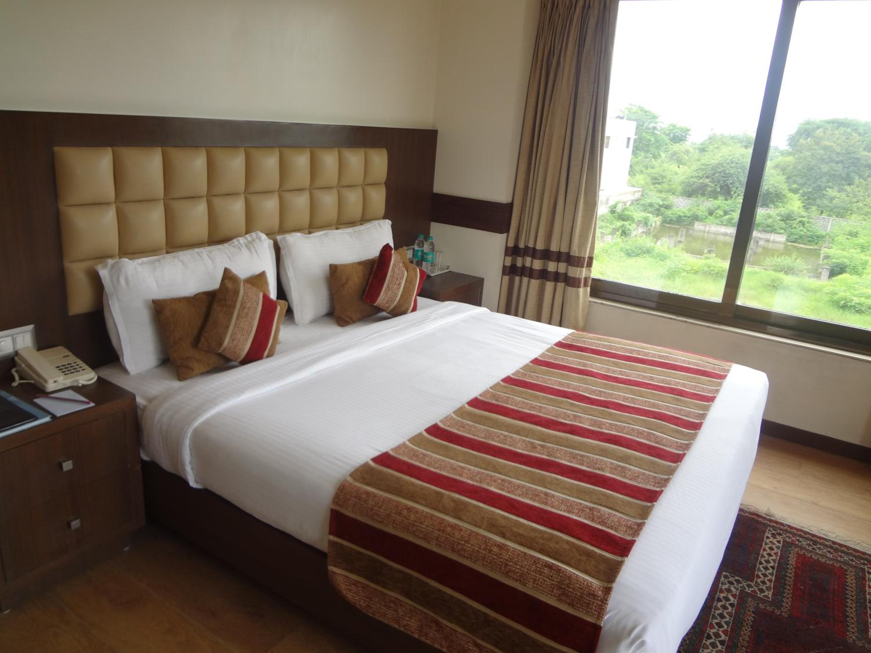 Premier Room - Photo 11