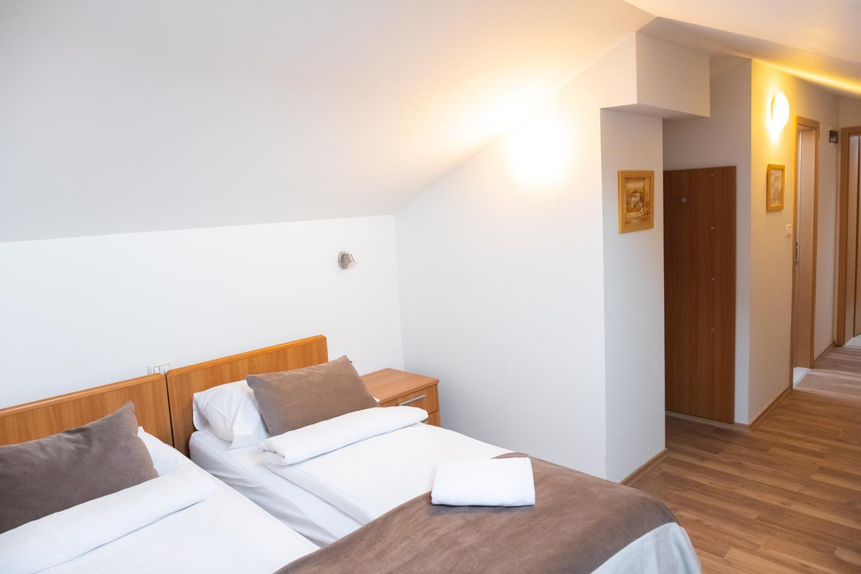 Triple Room - Attic - Photo 1