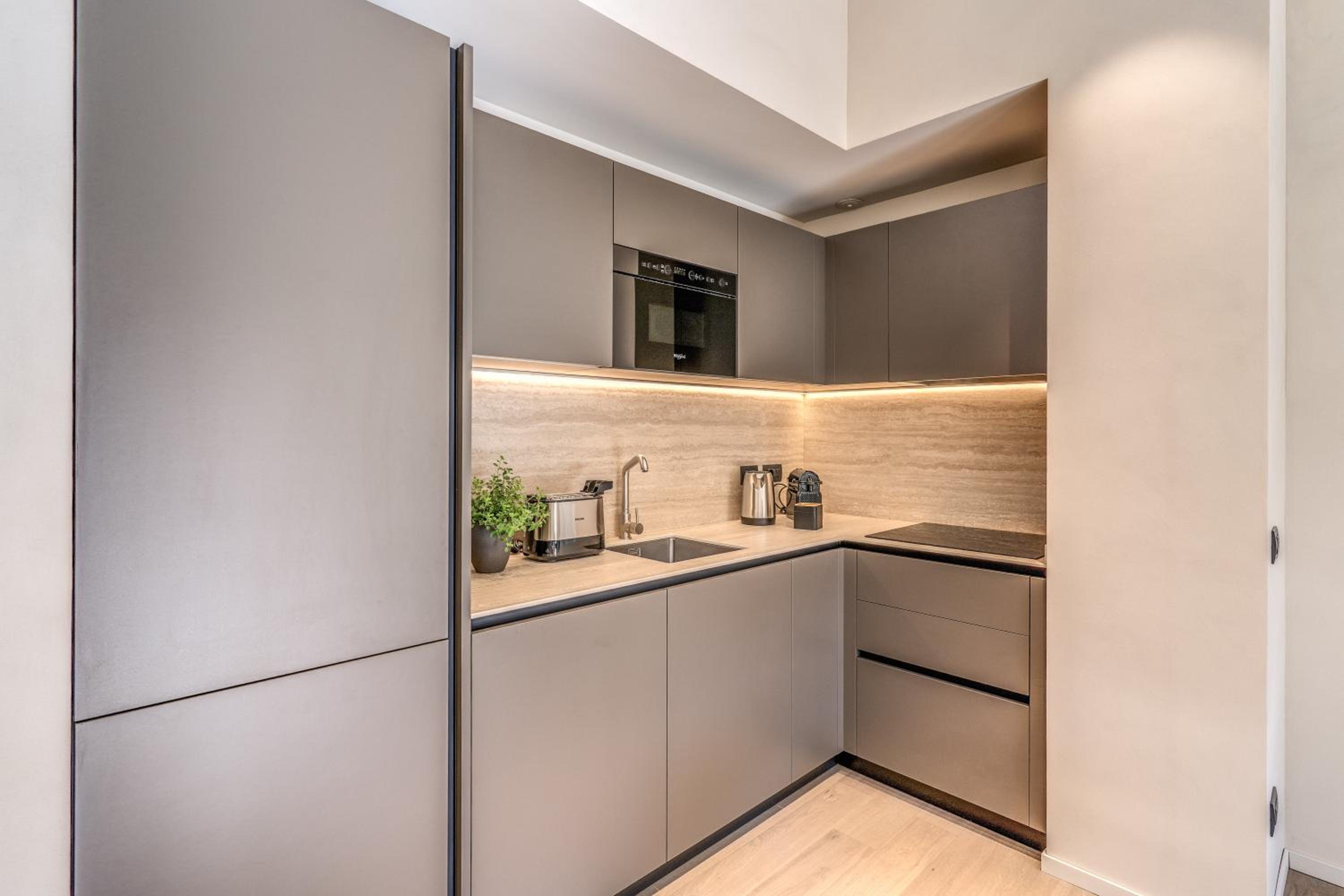 One-Bedroom Apartment with Terrace