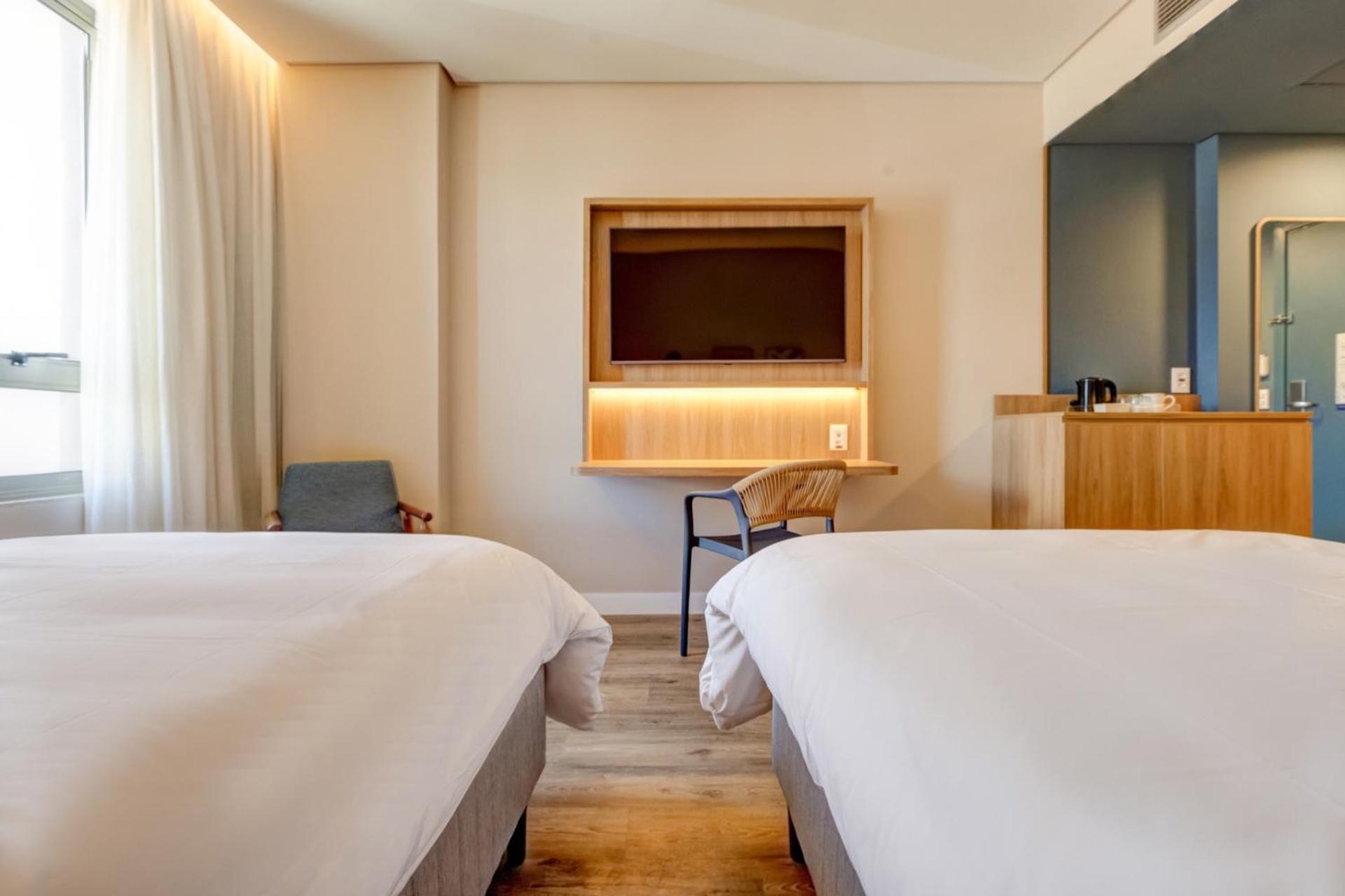 Twin Room - Non-Smoking