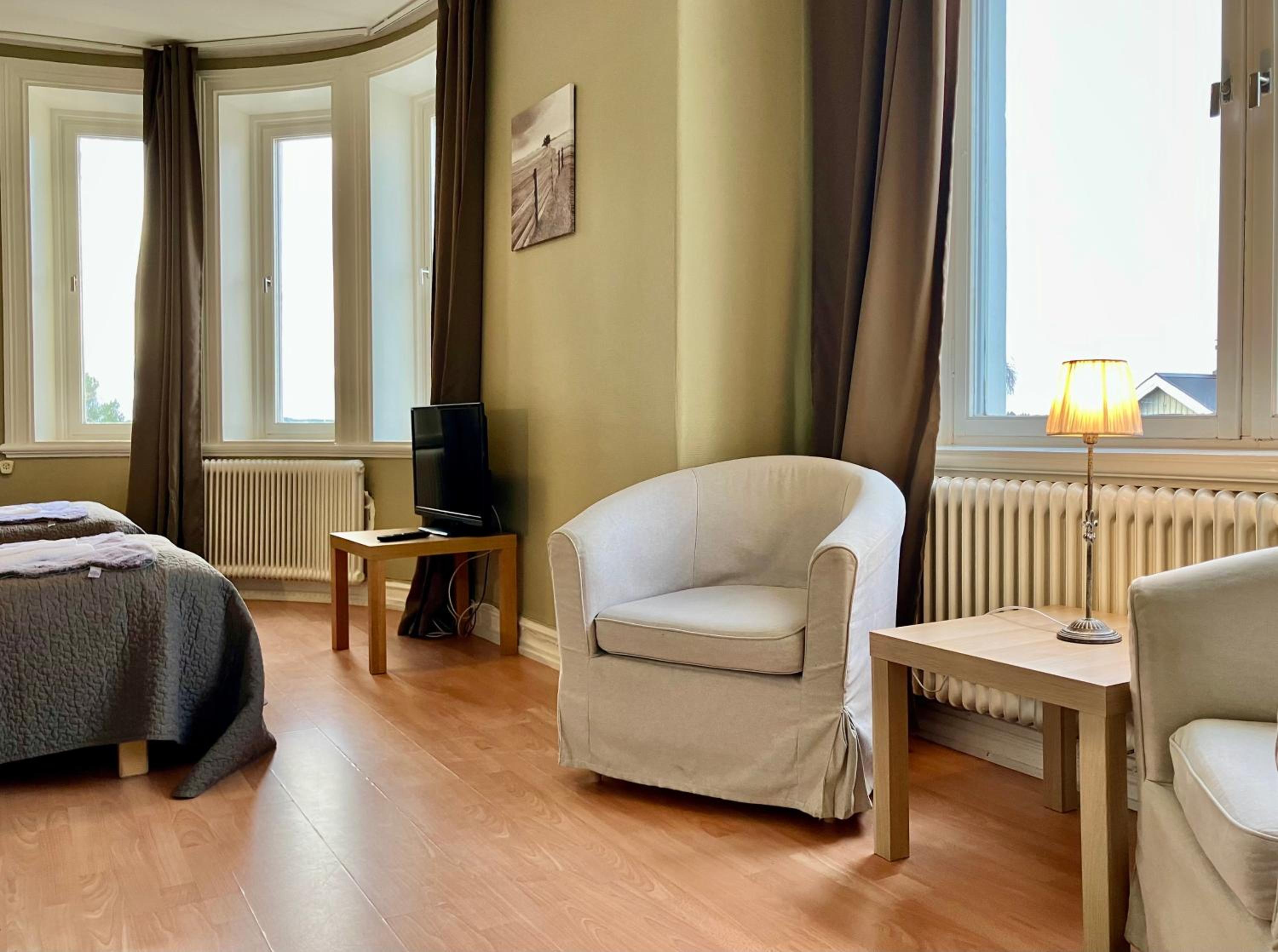Double Room - Photo 5