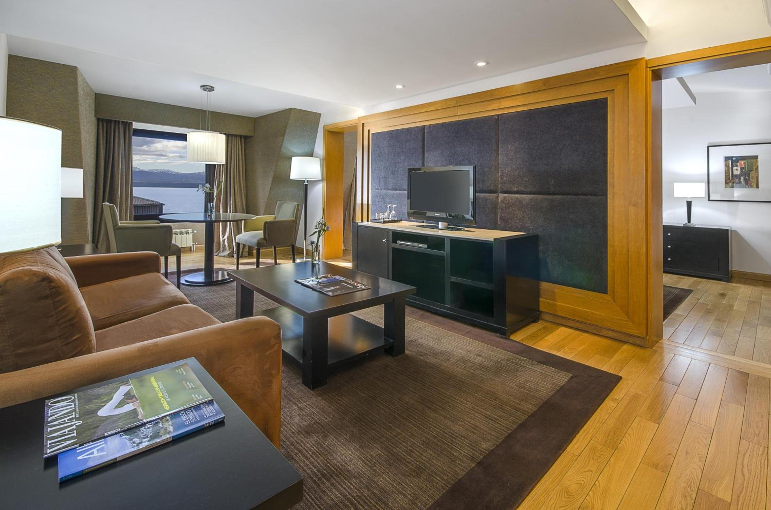 Suite with View thumbnail 6
