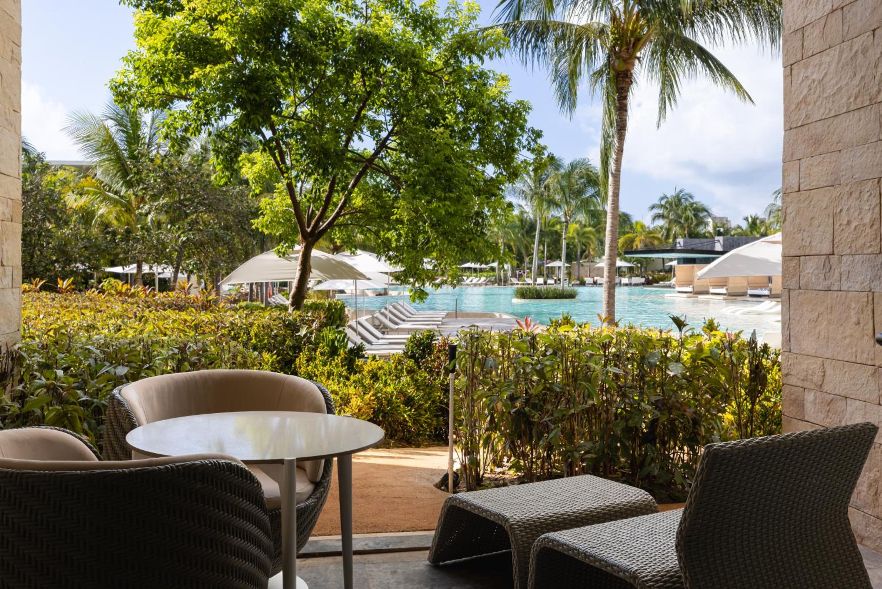 Junior Suite with Pool View