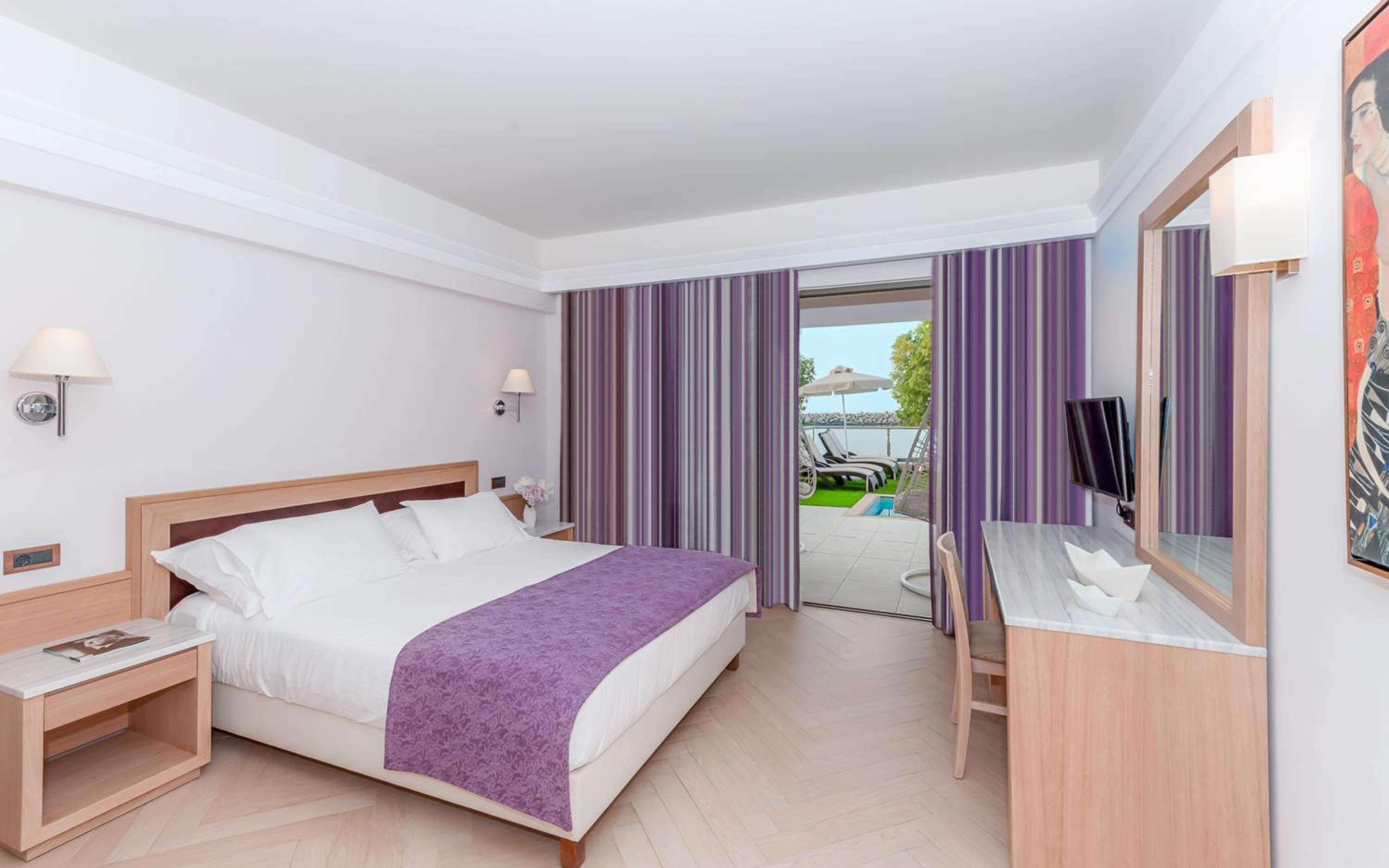 Suite avec Piscine Privée et Vue sur la Mer