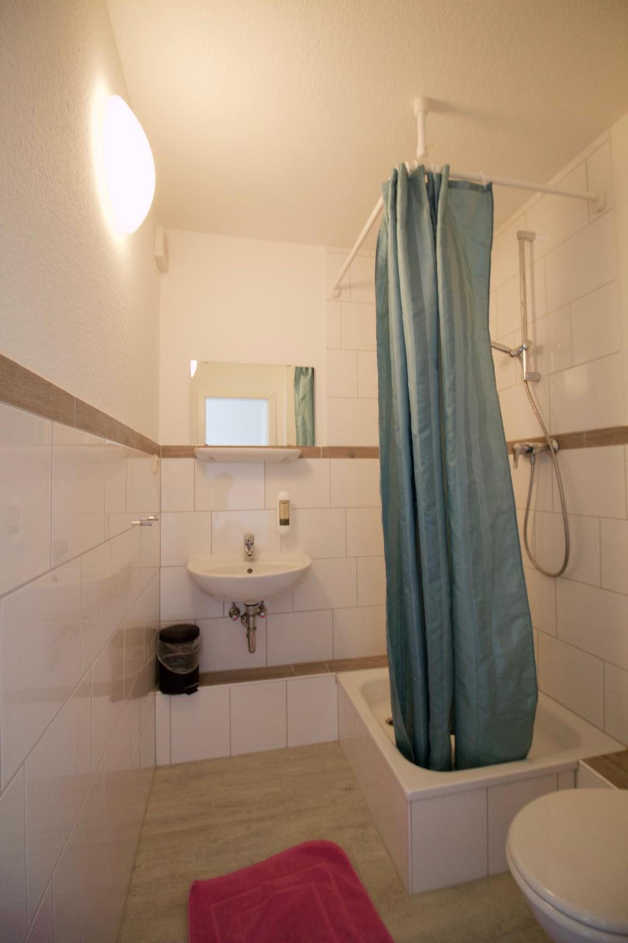Large Double Room with Kitchenette - Photo 5