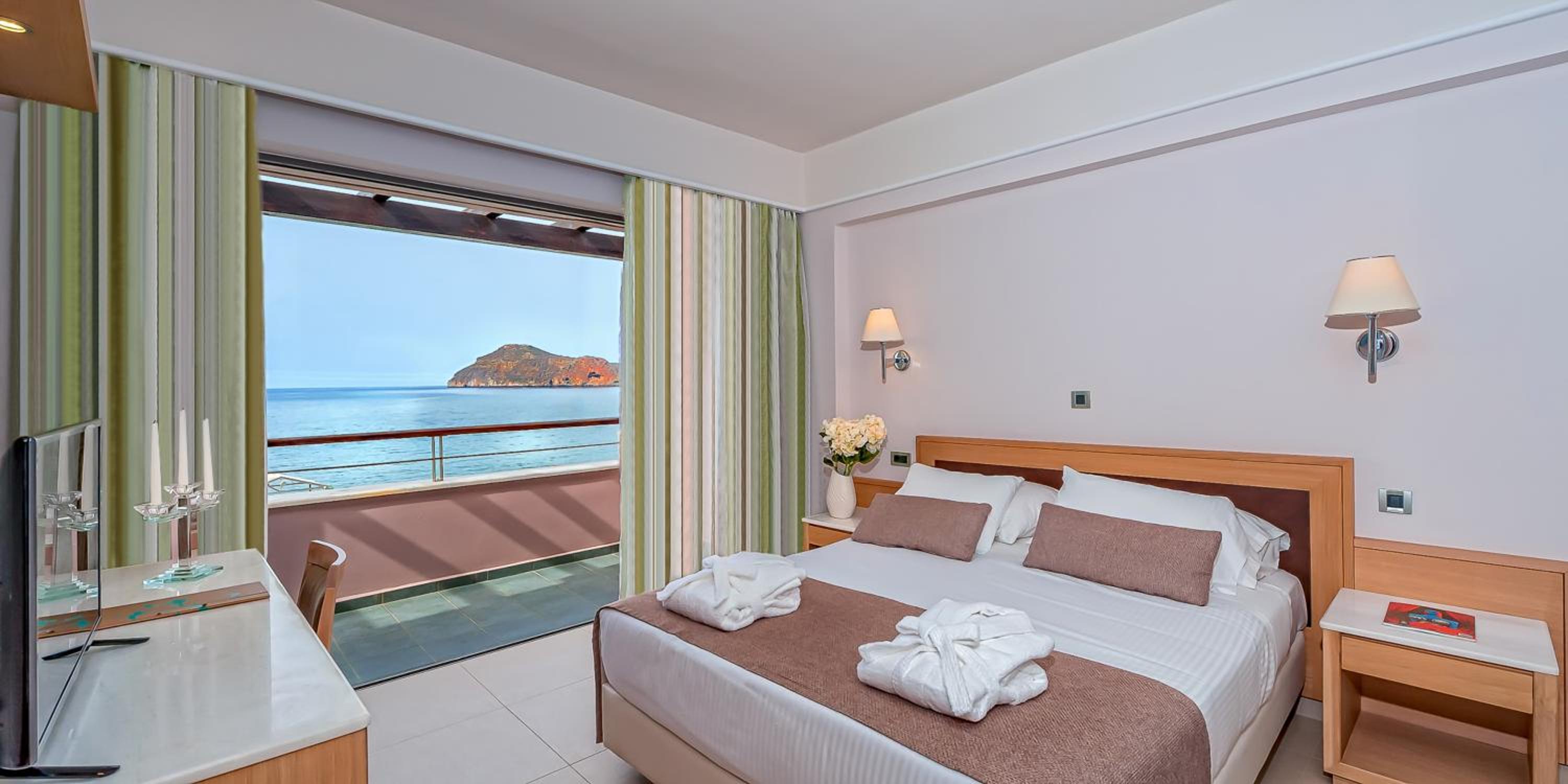 Double Room with Sea View - Photo 4