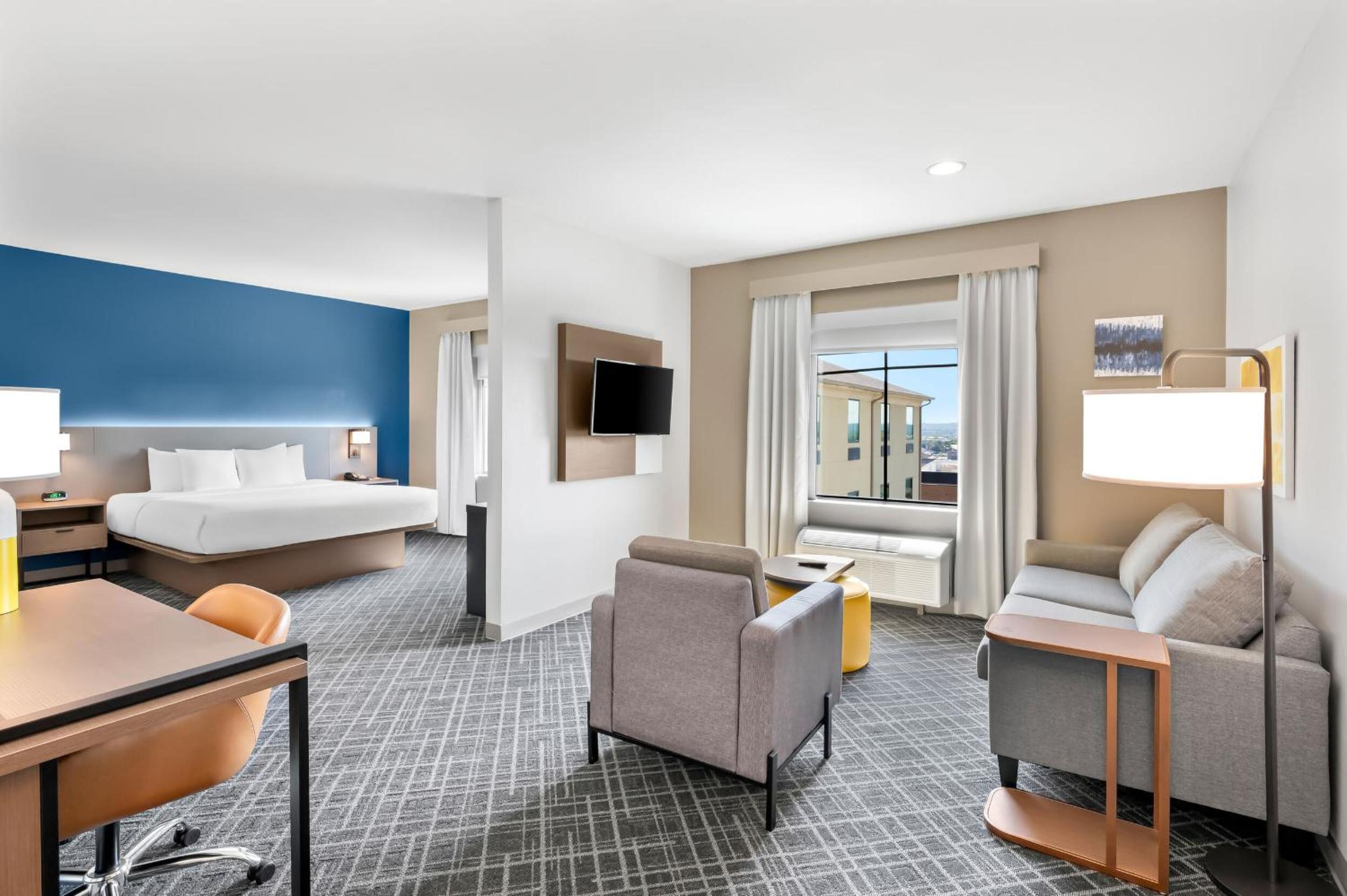 King Suite - Accessible/Non-Smoking