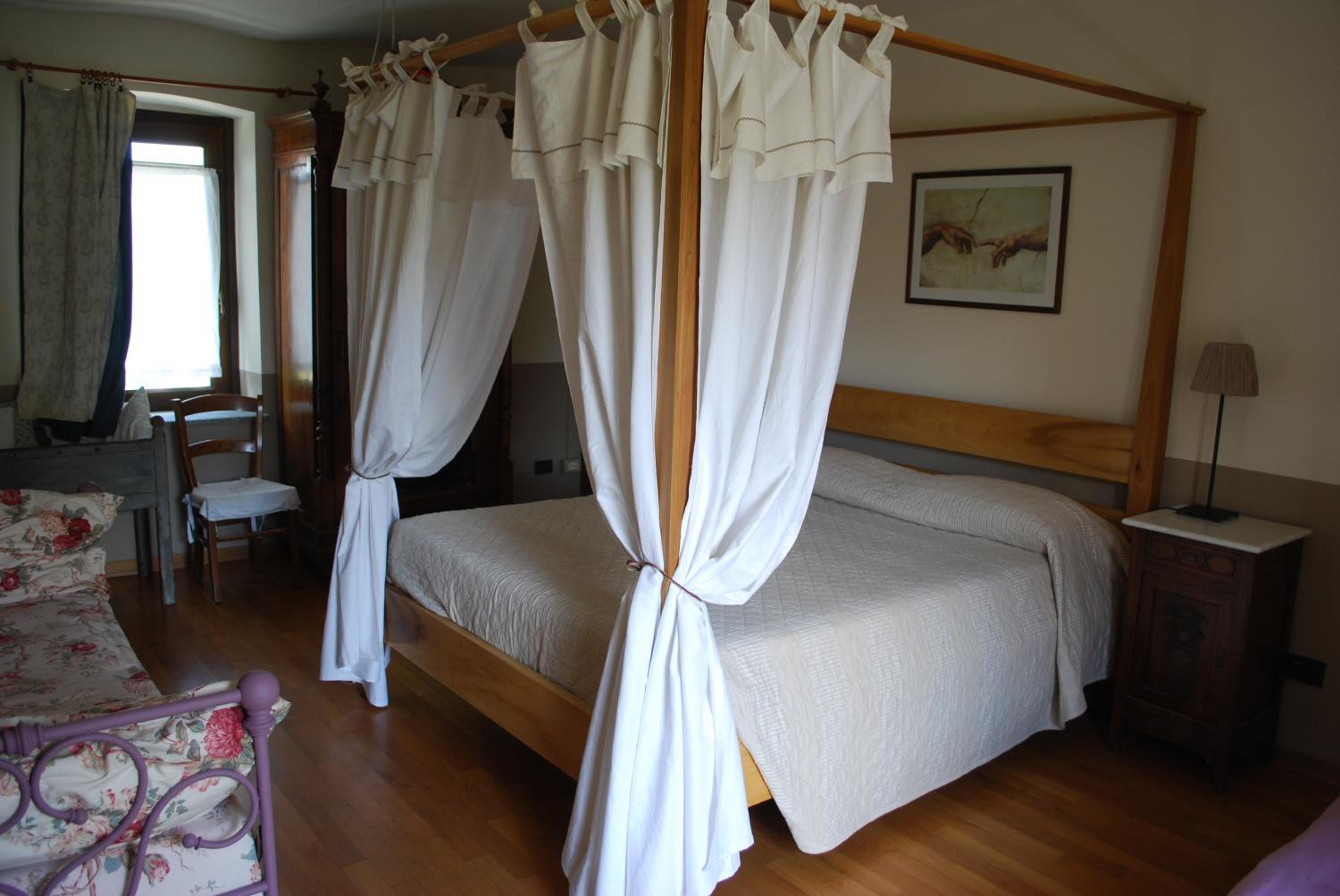 Double Room - Photo 7