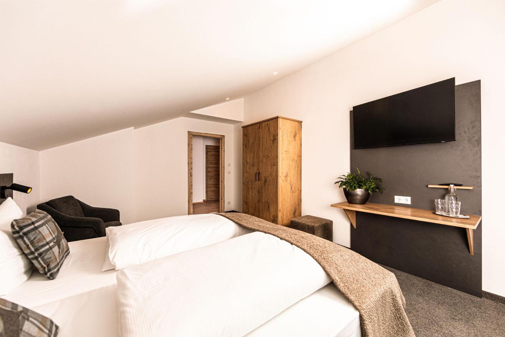 Two-Bedroom Apartment with Mountain View - Annex