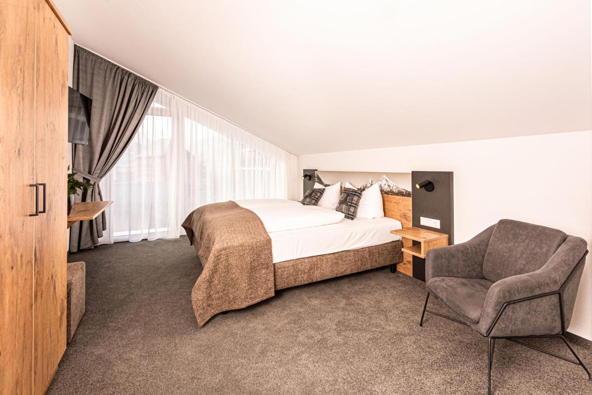 Two-Bedroom Apartment with Mountain View - Annex