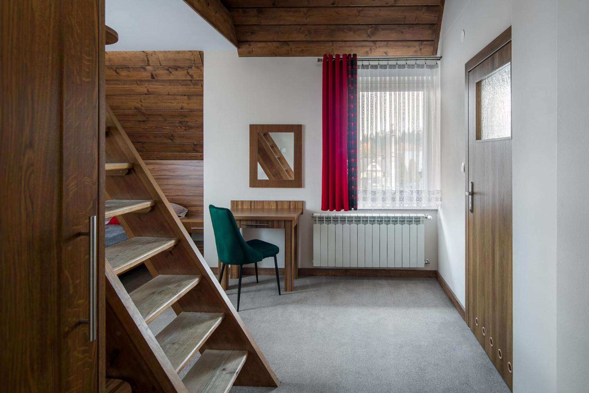 Deluxe Double Room (2 Adults + 1 Child) photo 2