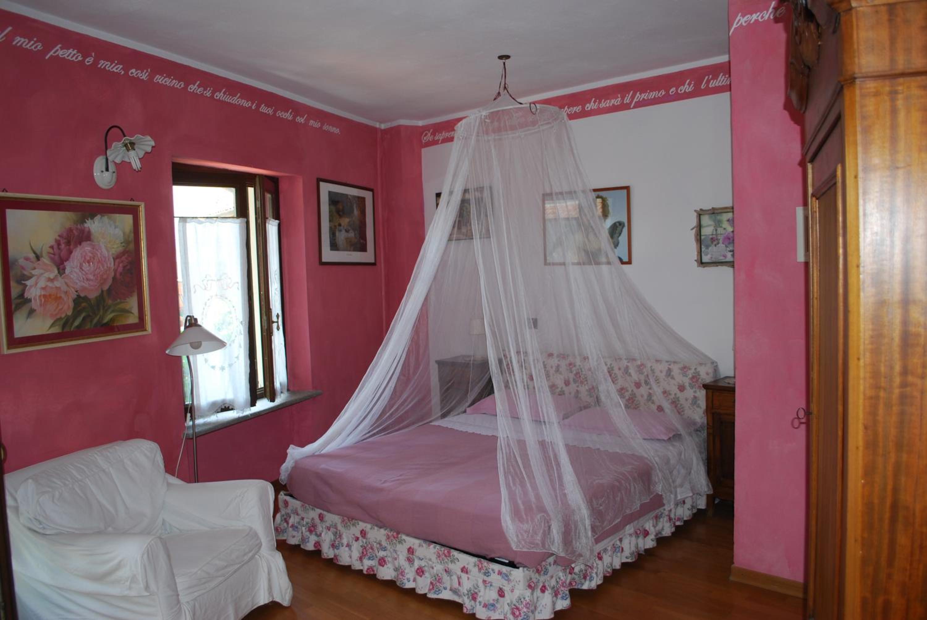 Double Room - Photo 8