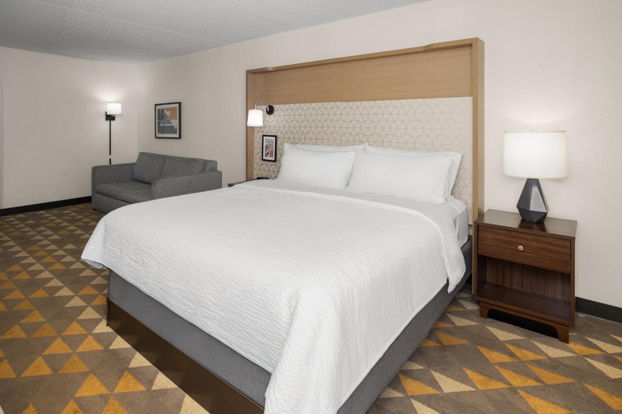 Standard King Room - Communications Accessible - Photo 1