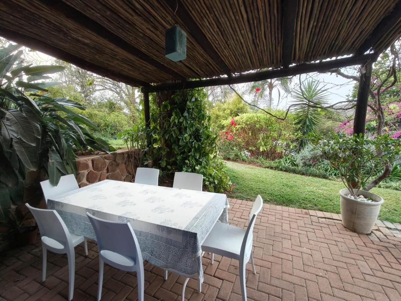 Apartment with Pool View  photo 3