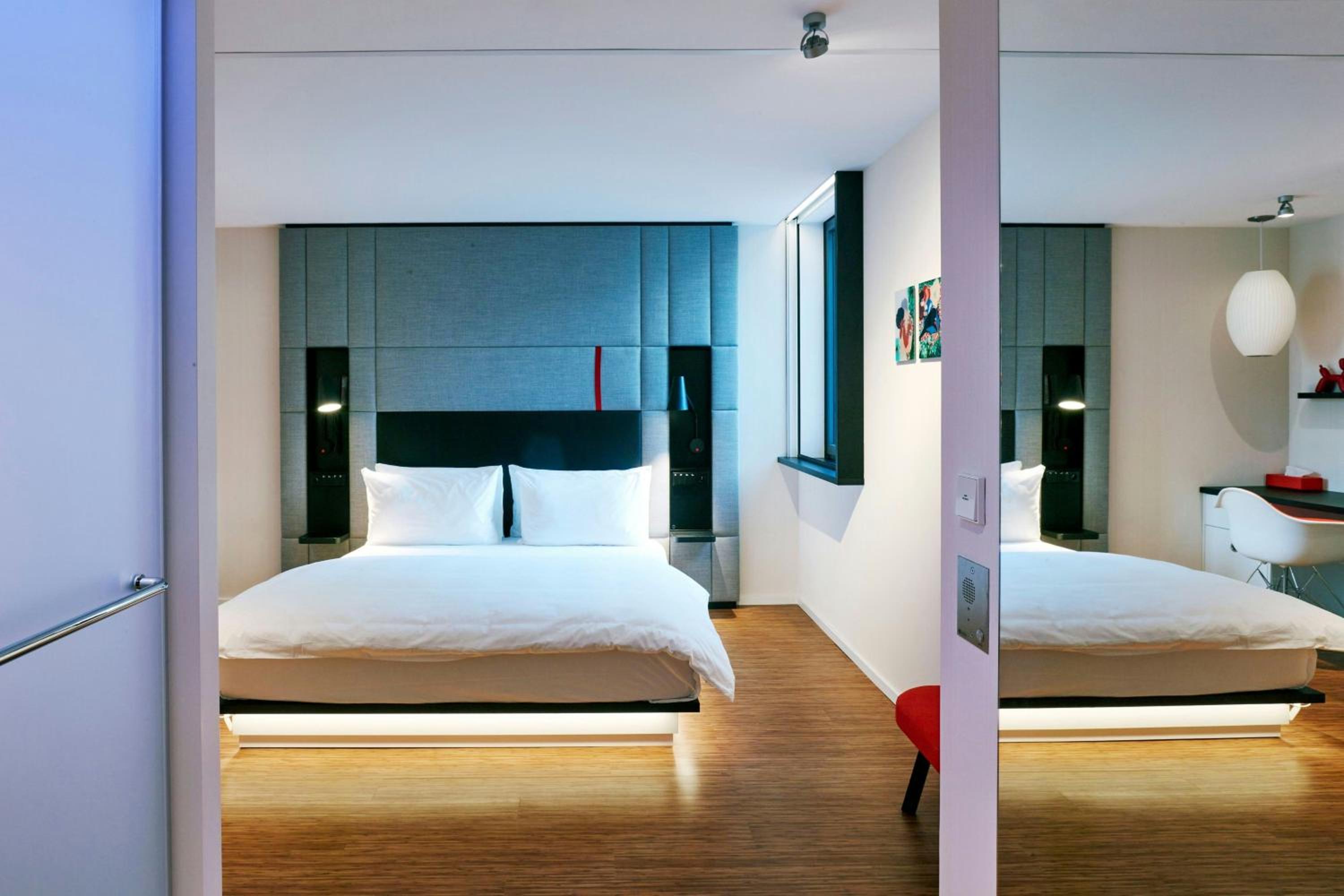 King Room - Accessible photo 2